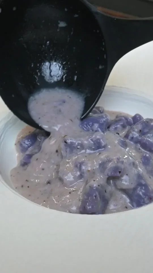 purple-gnocchi-cacio-e-pepe