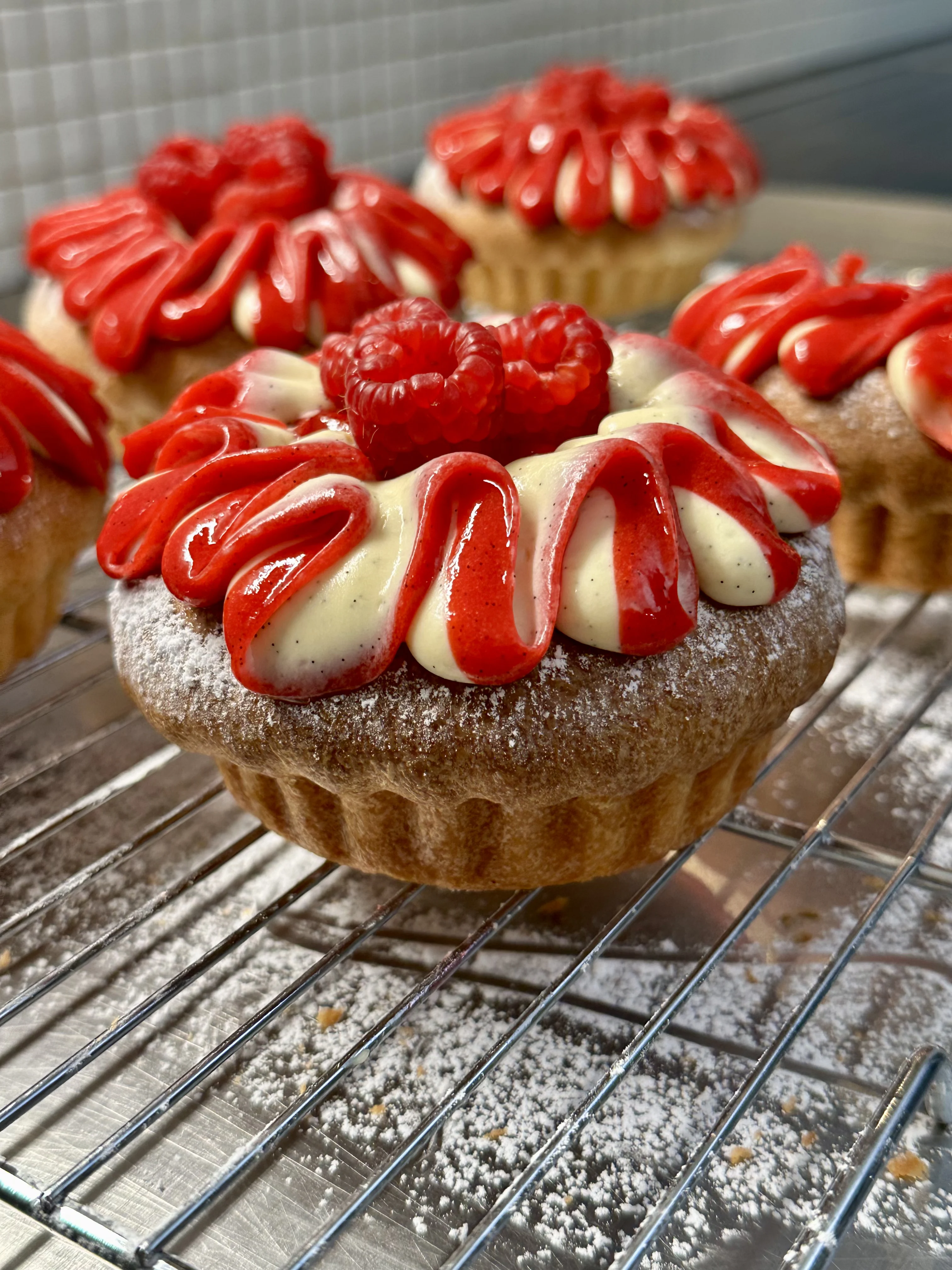 vanilla-cream-and-raspberry-jam-brioche-buns