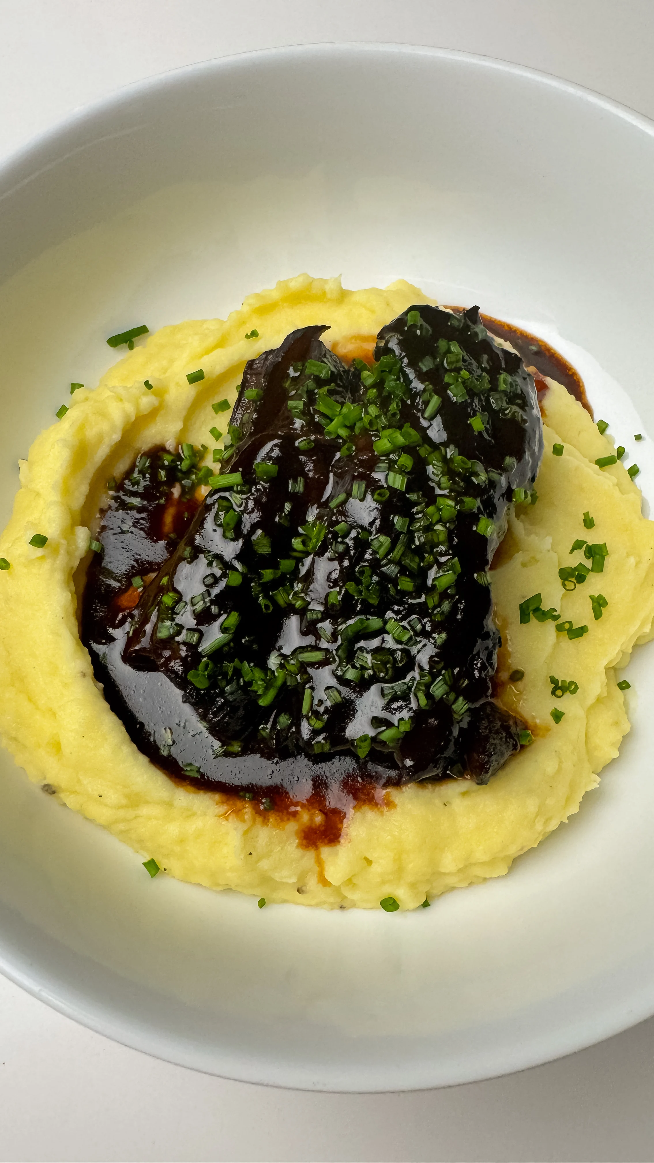 braised-chuck-roast-with-mashed-potatoes
