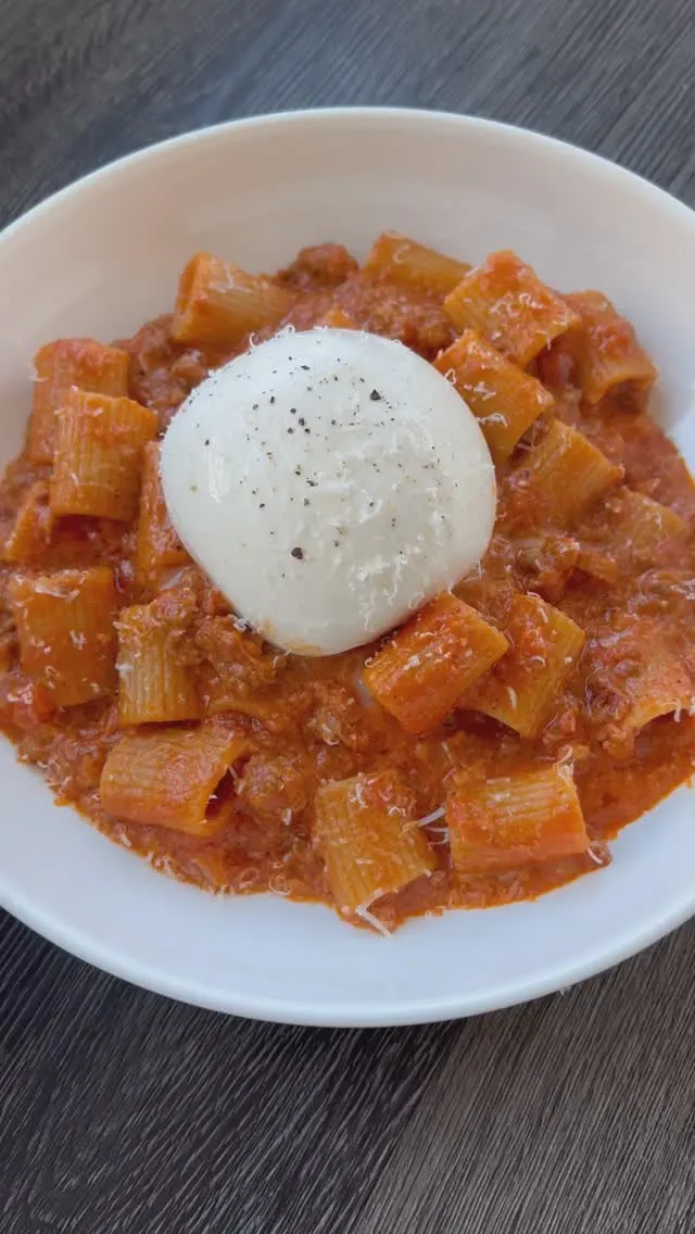bolognese-with-burrata