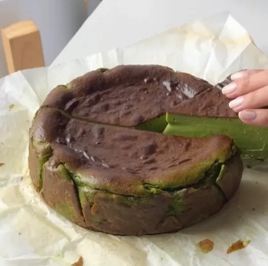 matcha-basque-cheesecake