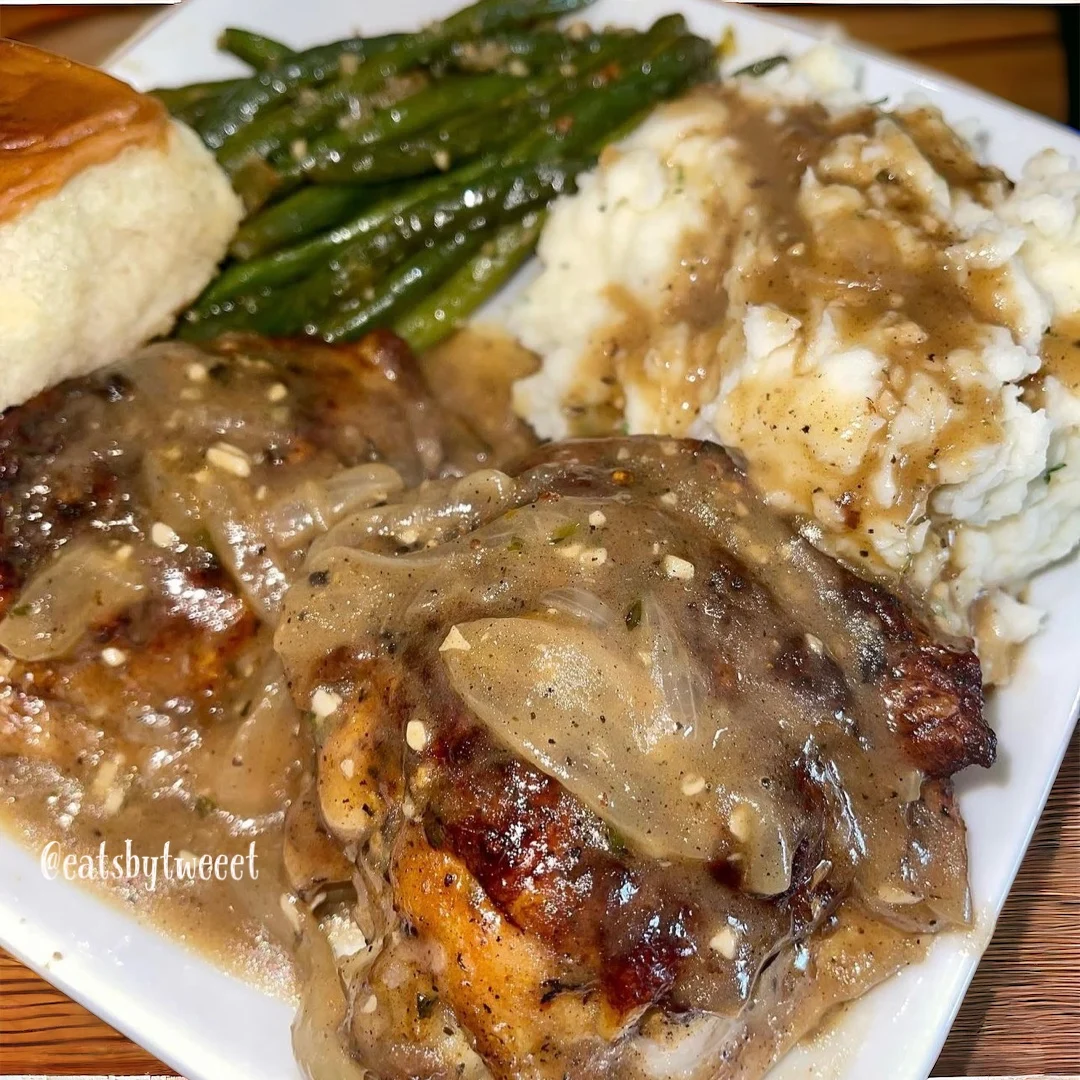 smothered-chicken
