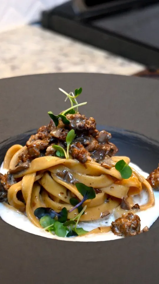 fettuccine-sausage-and-mushroom-with-parmigiano-reggiano-foam