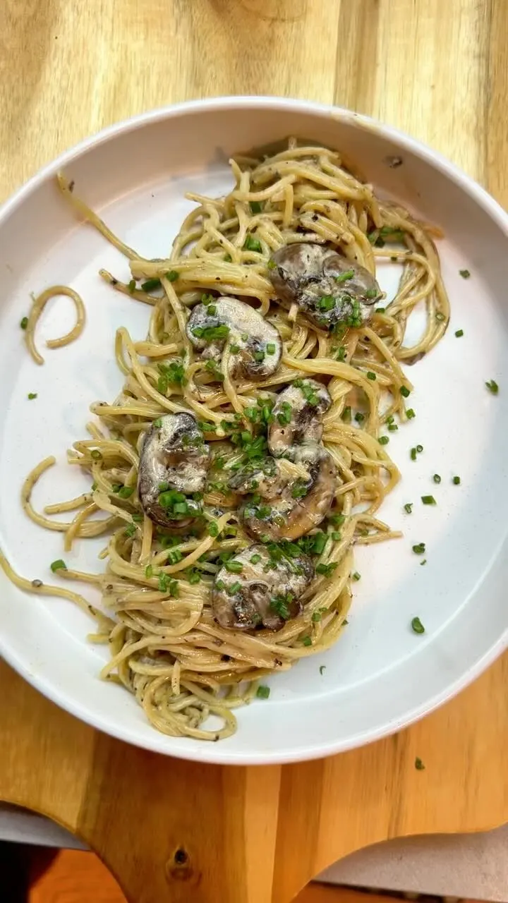 mushroom-and-truffle-cream-pasta