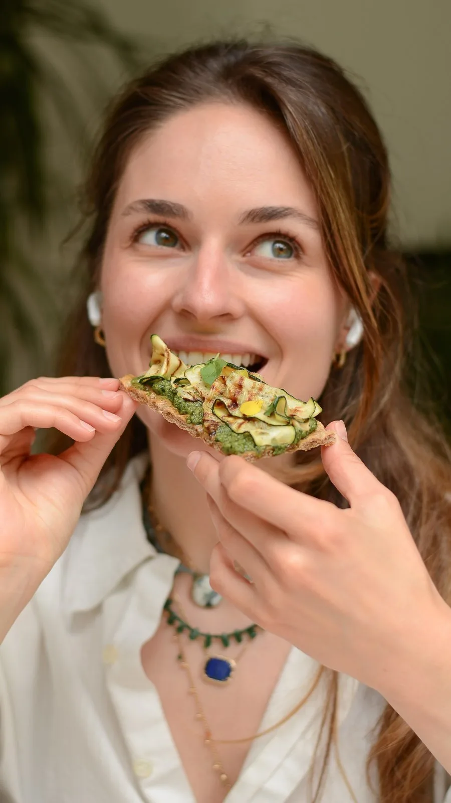 grilled-zucchini-and-pesto-crispbreads