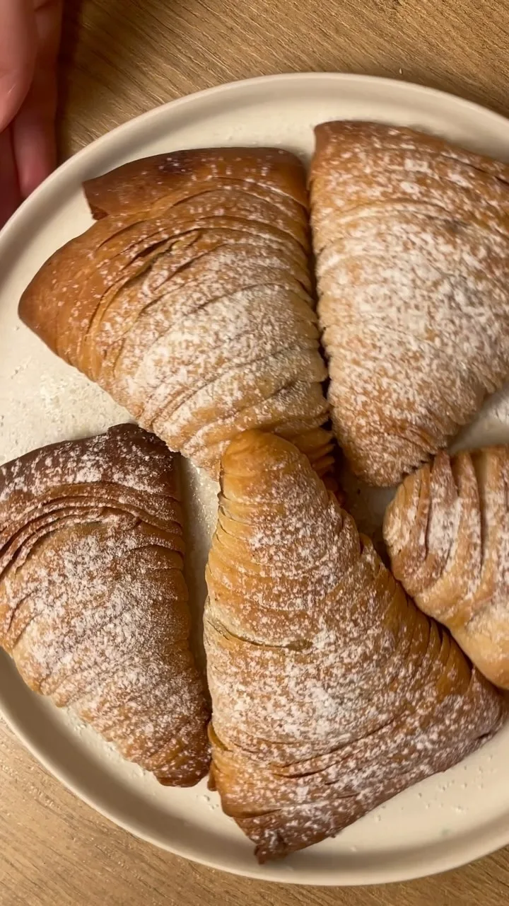sfogliatelle-pomme-cannelle-et-creme-de-chataigne