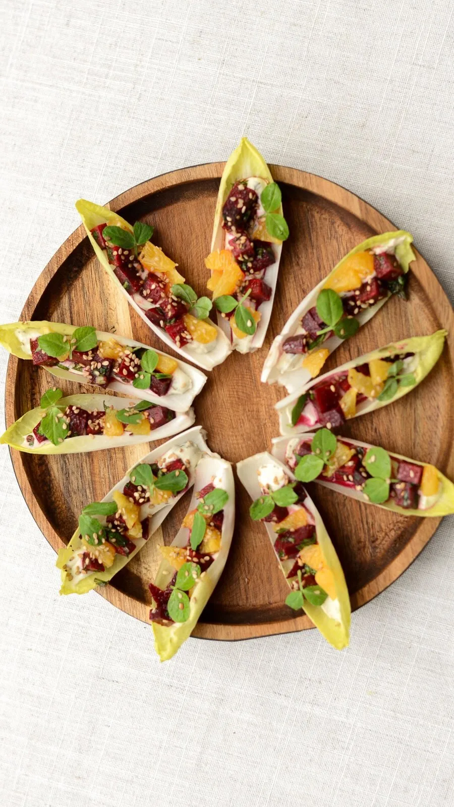 endive-boats-with-beetroot-and-orange