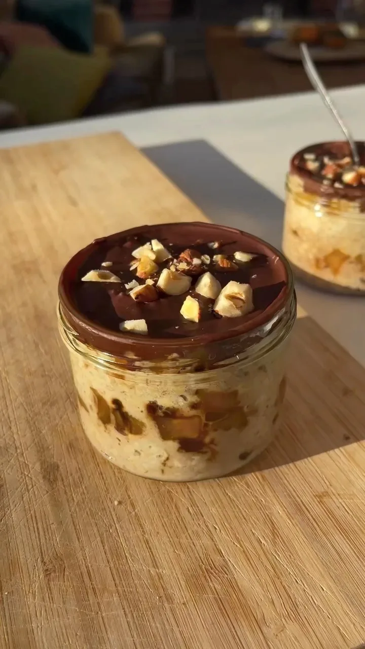 overnight-oats-with-chocolate-shell