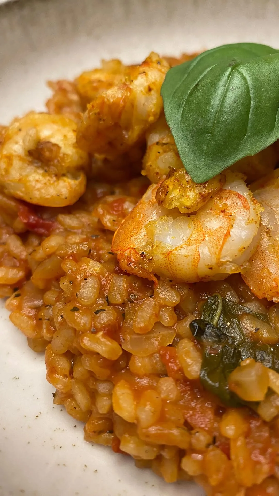 crevettes-au-ricard-avec-risotto-tomates-et-basilic