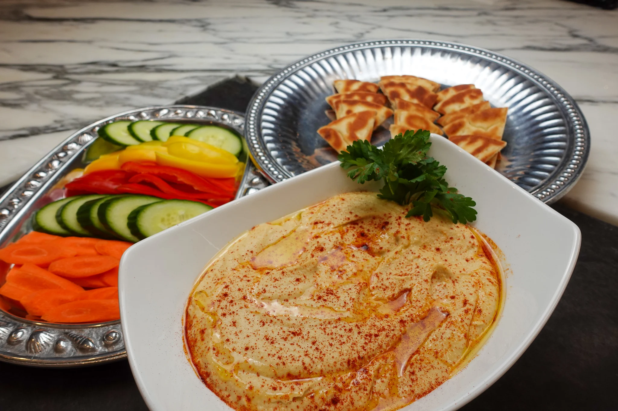 the-ultimate-homemade-hummus-or-creamy-and-delicious