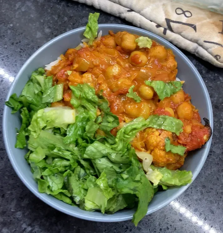 cauliflower-coconut-chickpea-curry