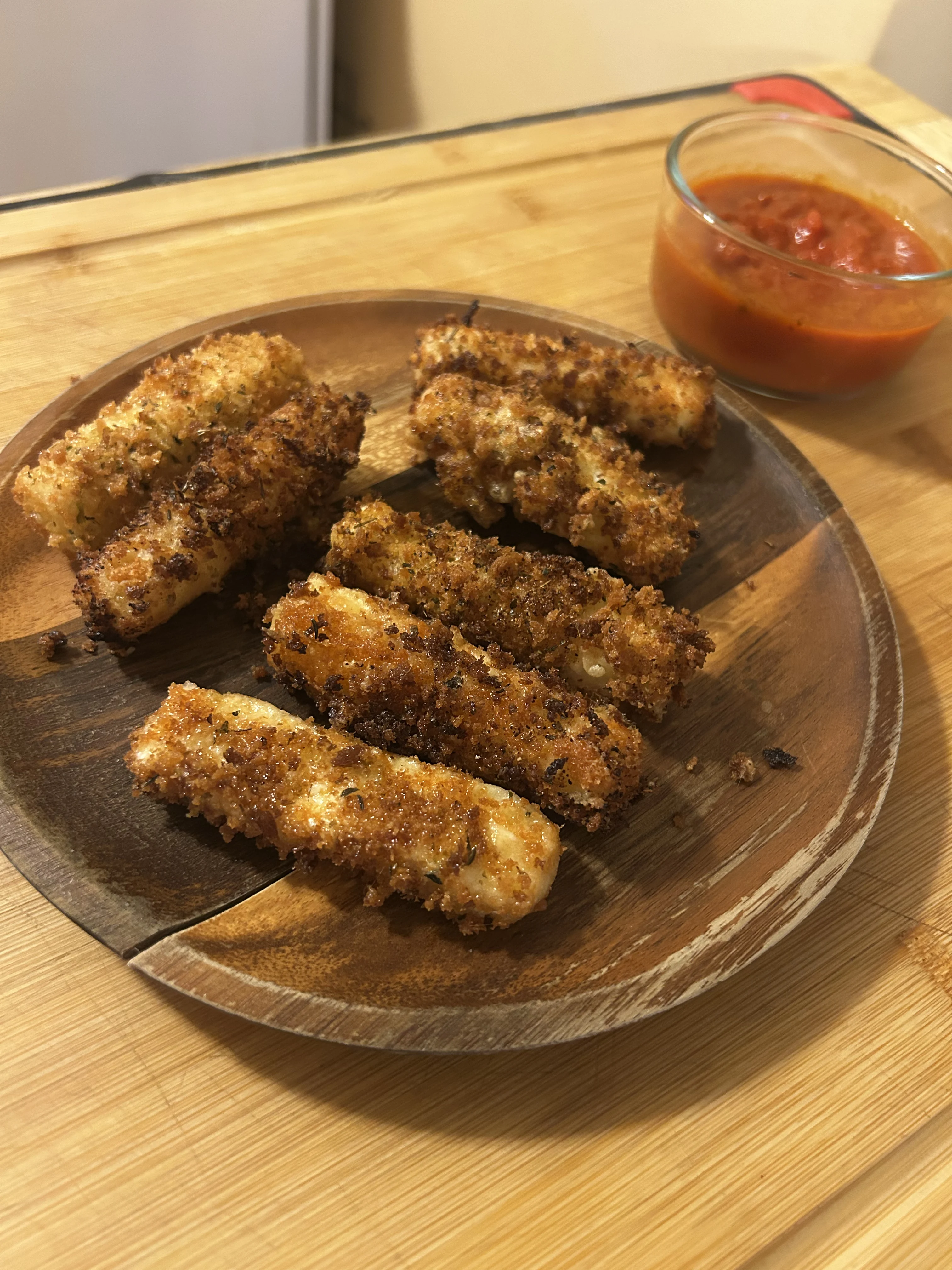 fried-mozzarella-cheese-sticks