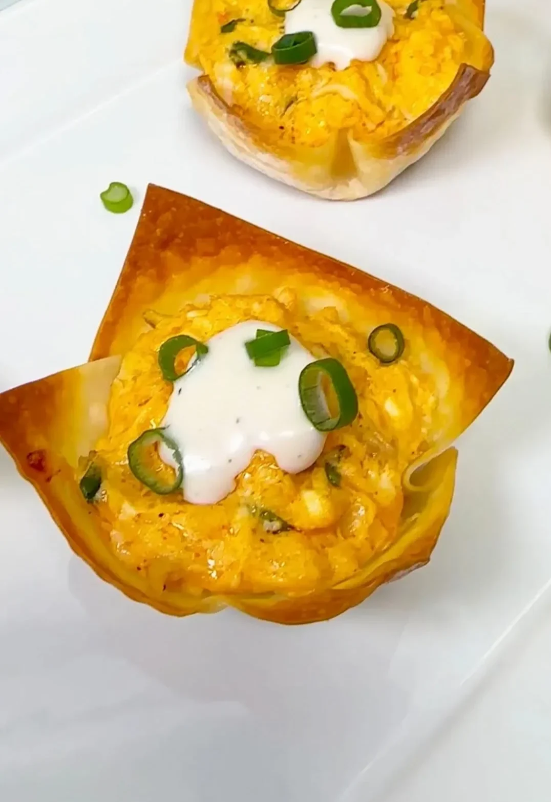 buffalo-chicken-crispy-wonton-cups