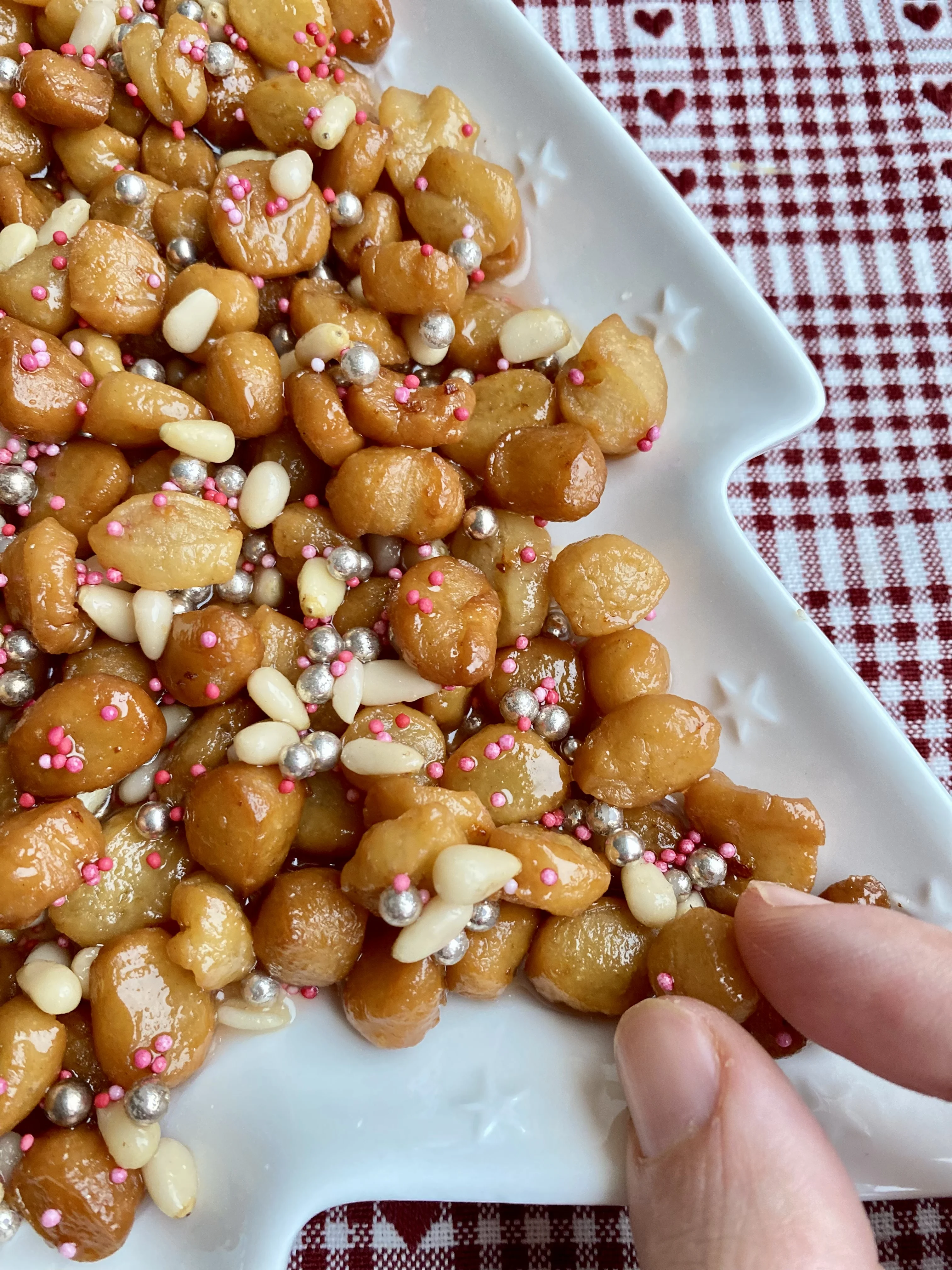 porceddhuzzi:-christmas-honey-sweets-from-salento