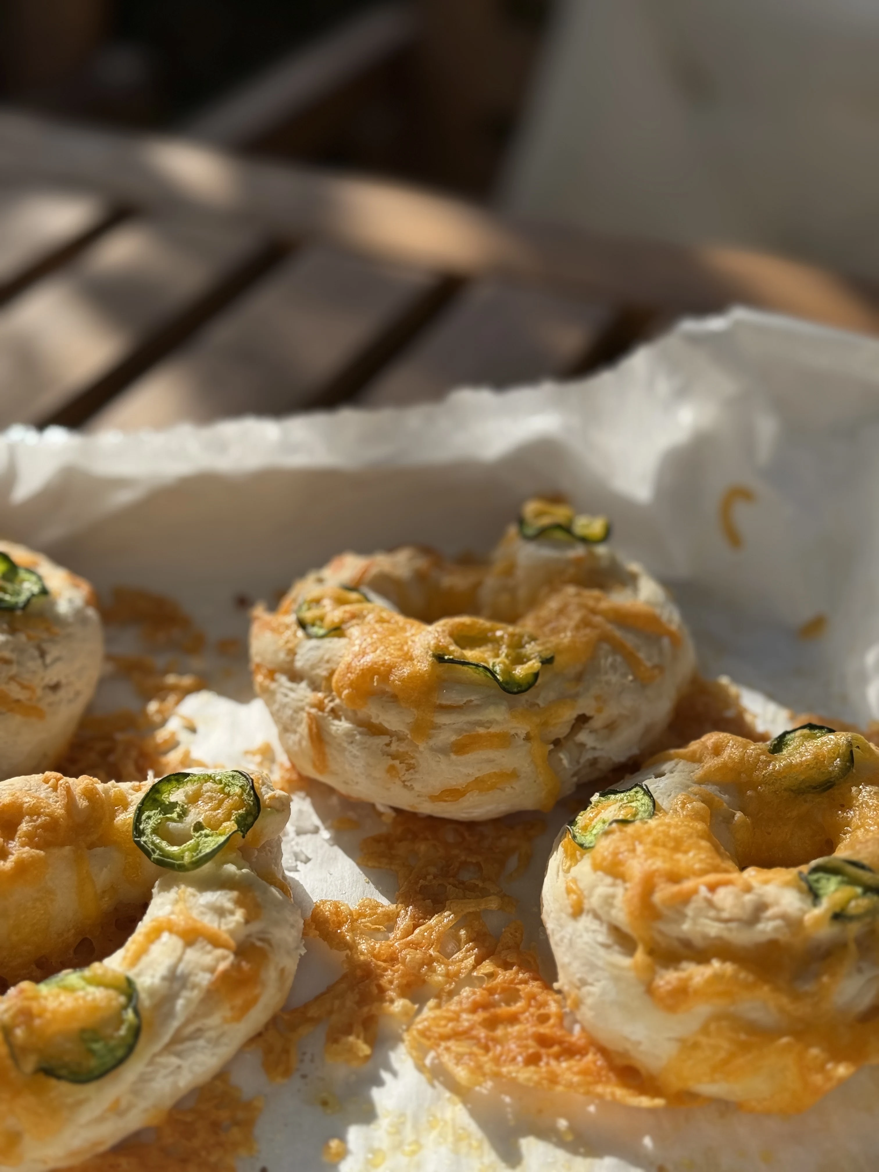 2-ingredient-bagels-topped-with-cheese-and-jalapeno