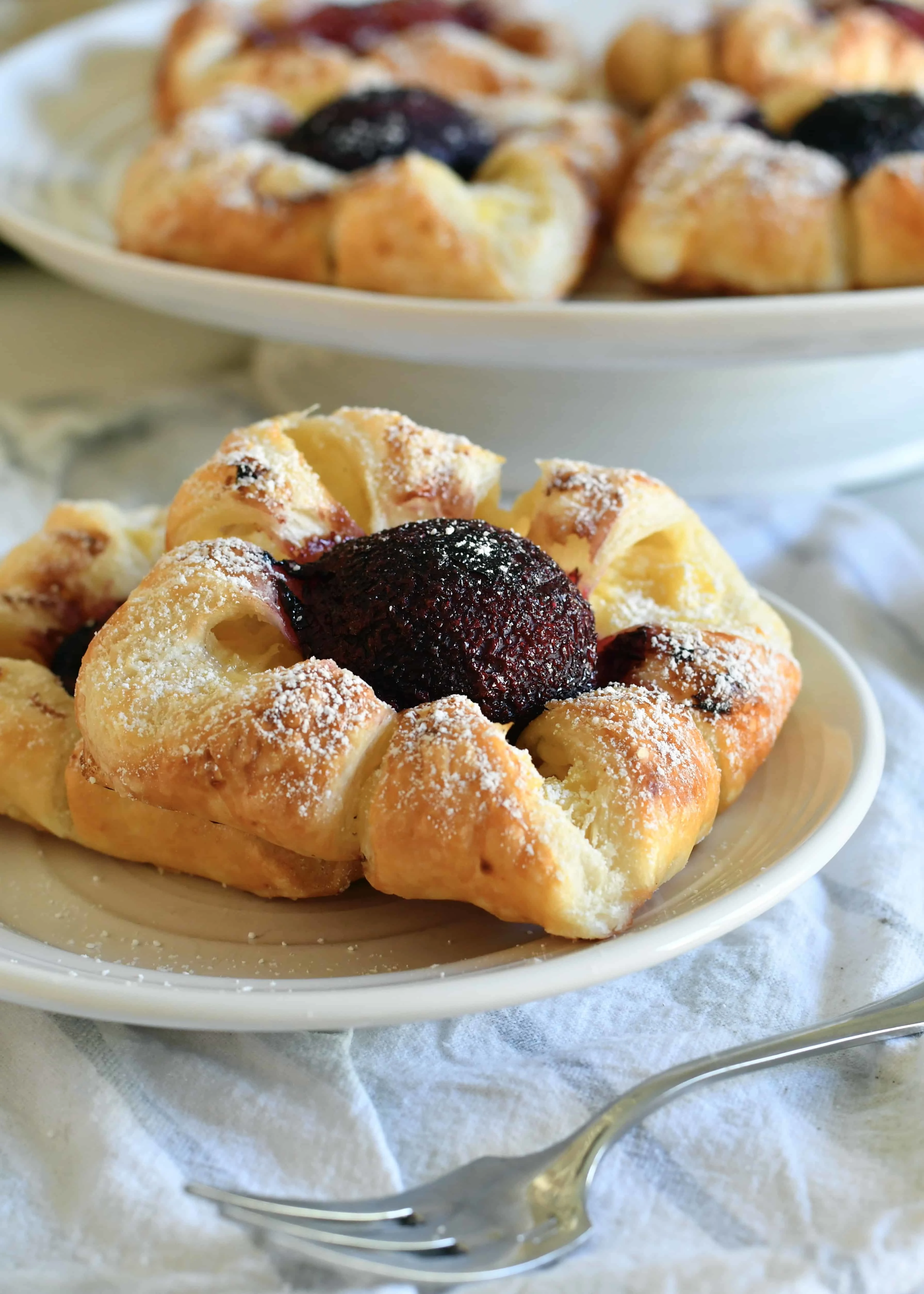 puff-pastry-pockets-with-custard-cream-and-caramelized-plum
