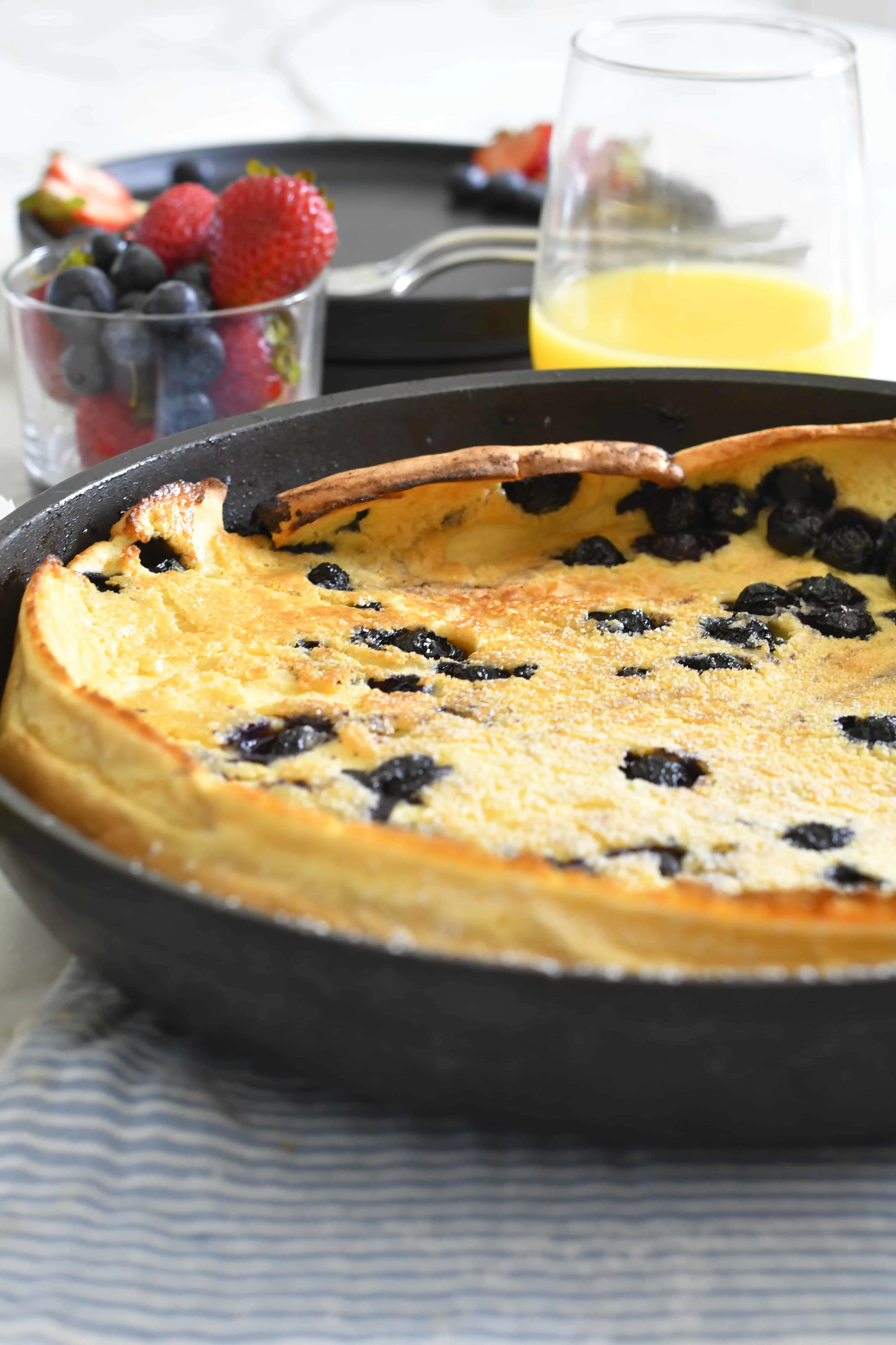 fluffy-oven-baked-blueberry-dutch-babies-pancake