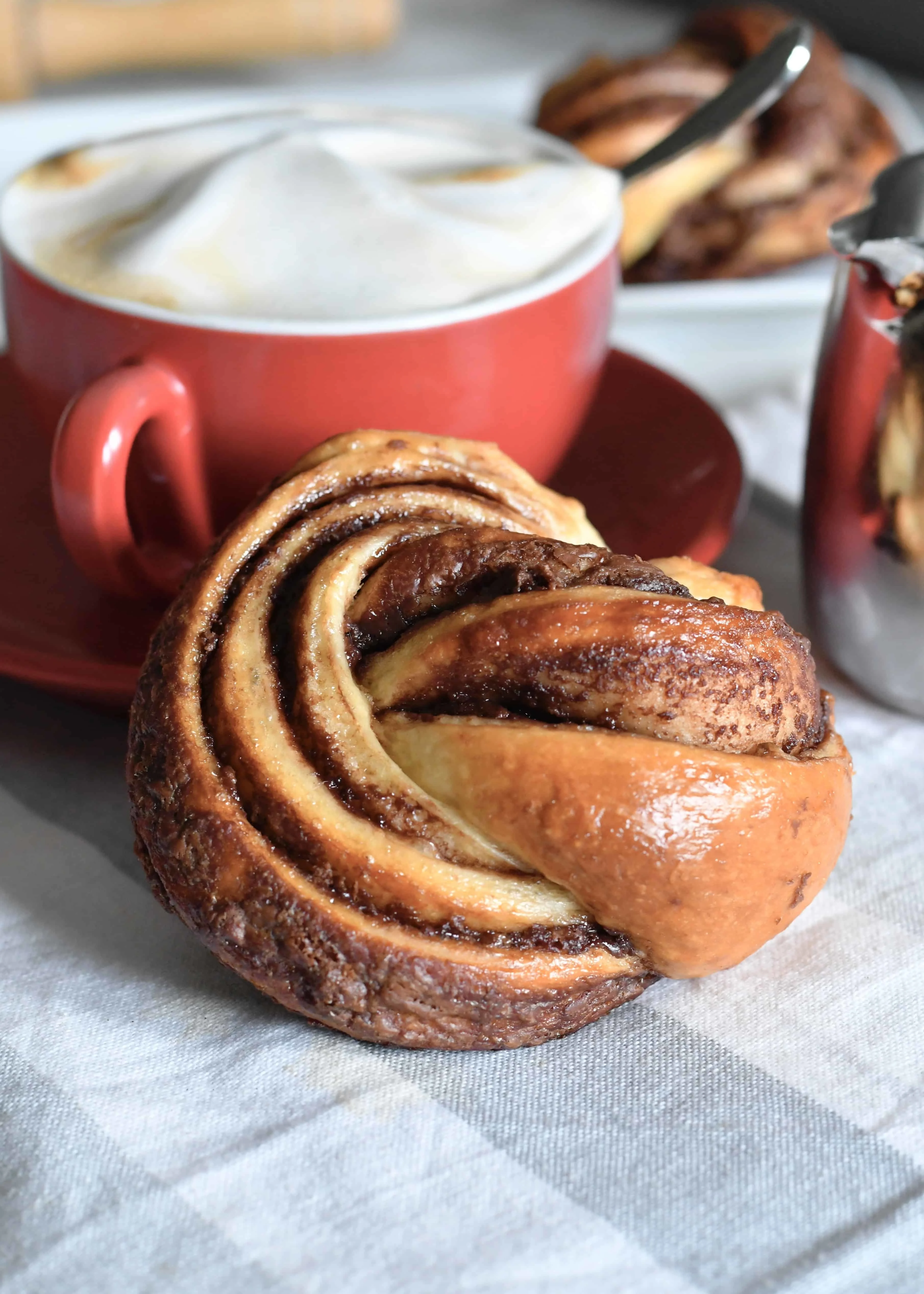 braided-brioche-rolls-with-chocolate-spread