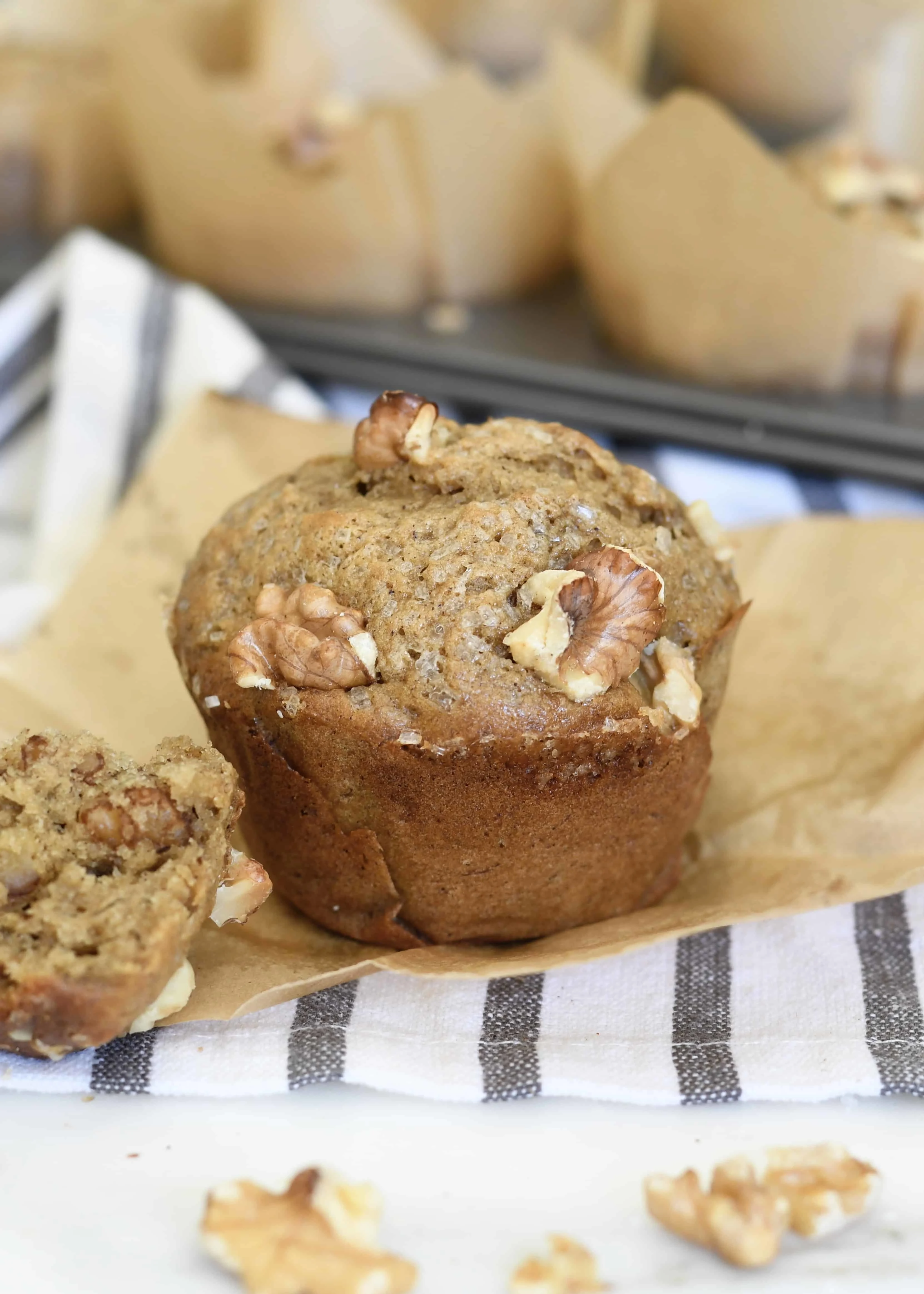 easy-moist-and-buttery-banana-nut-muffins