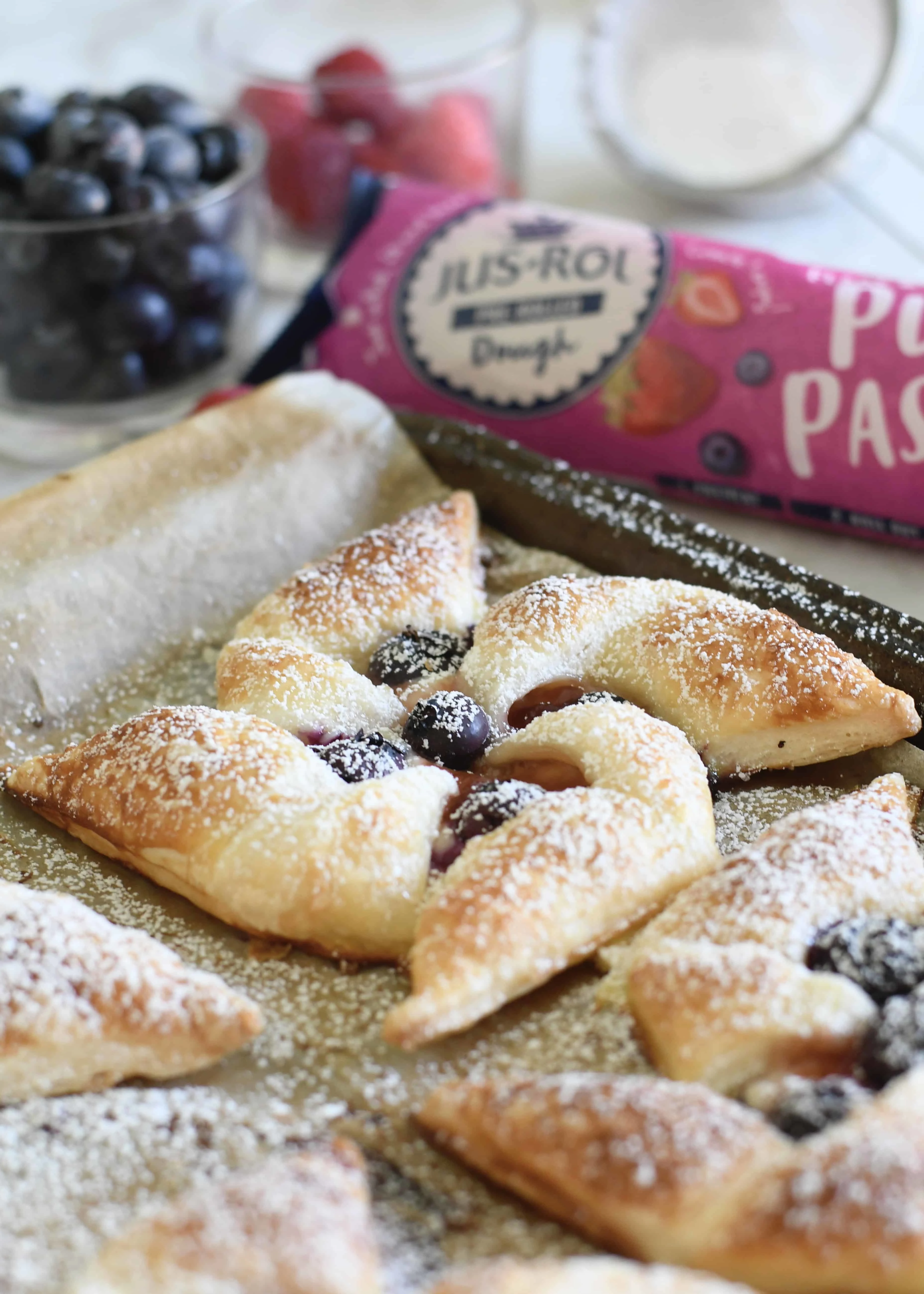 pinwheel-pastries-with-berries-and-lemony-cream-cheese-filling