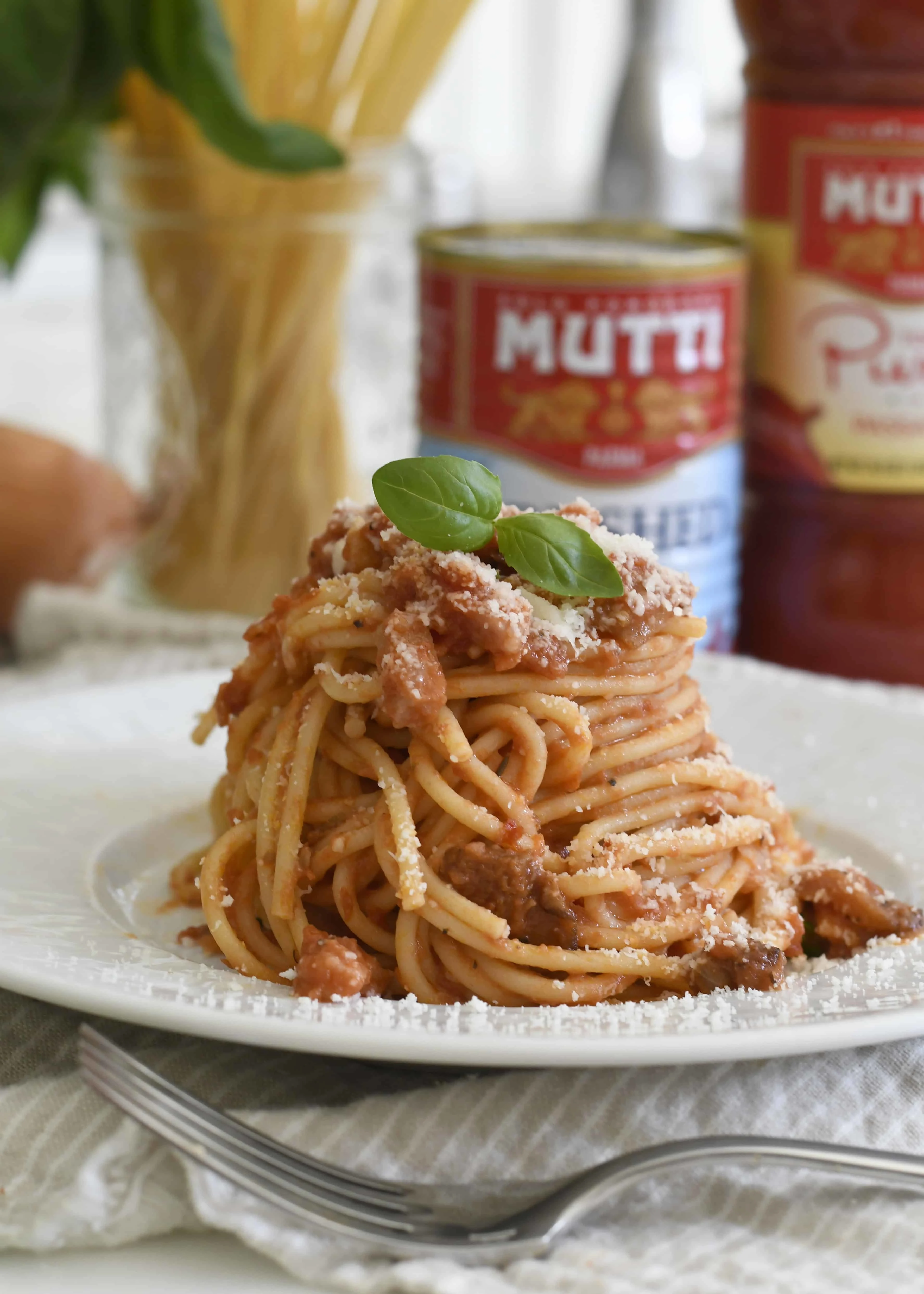 traditional-italian-pasta-all'amatriciana