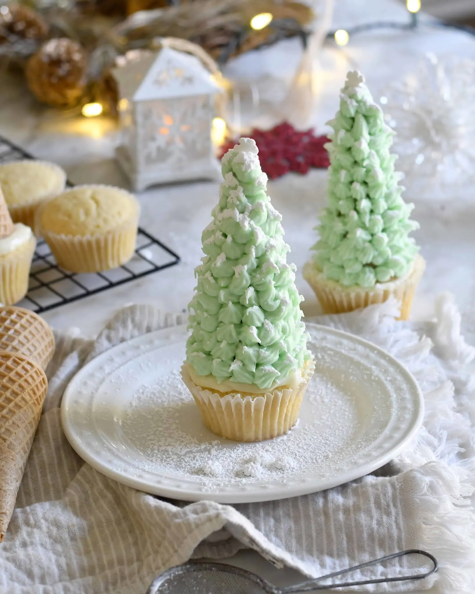 picture-perfect-christmas-tree-cupcakes