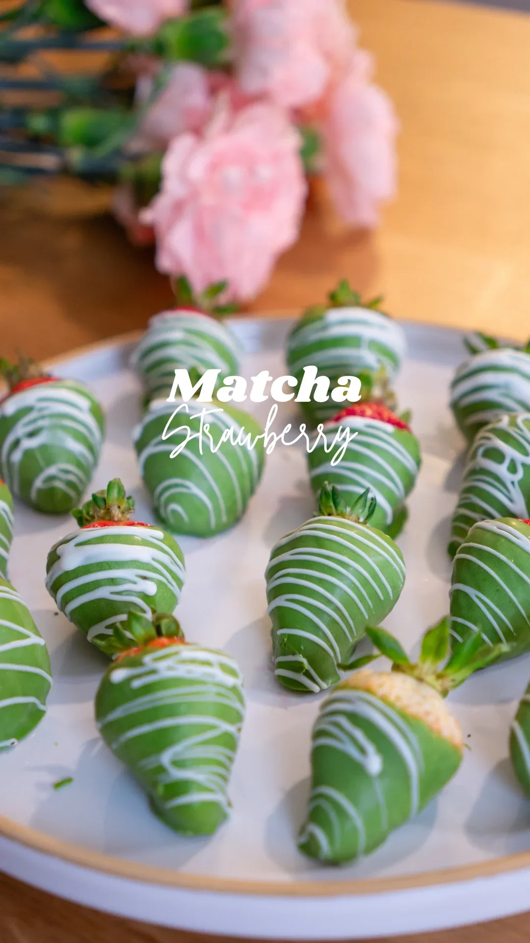 matcha-chocolate-coated-strawberries