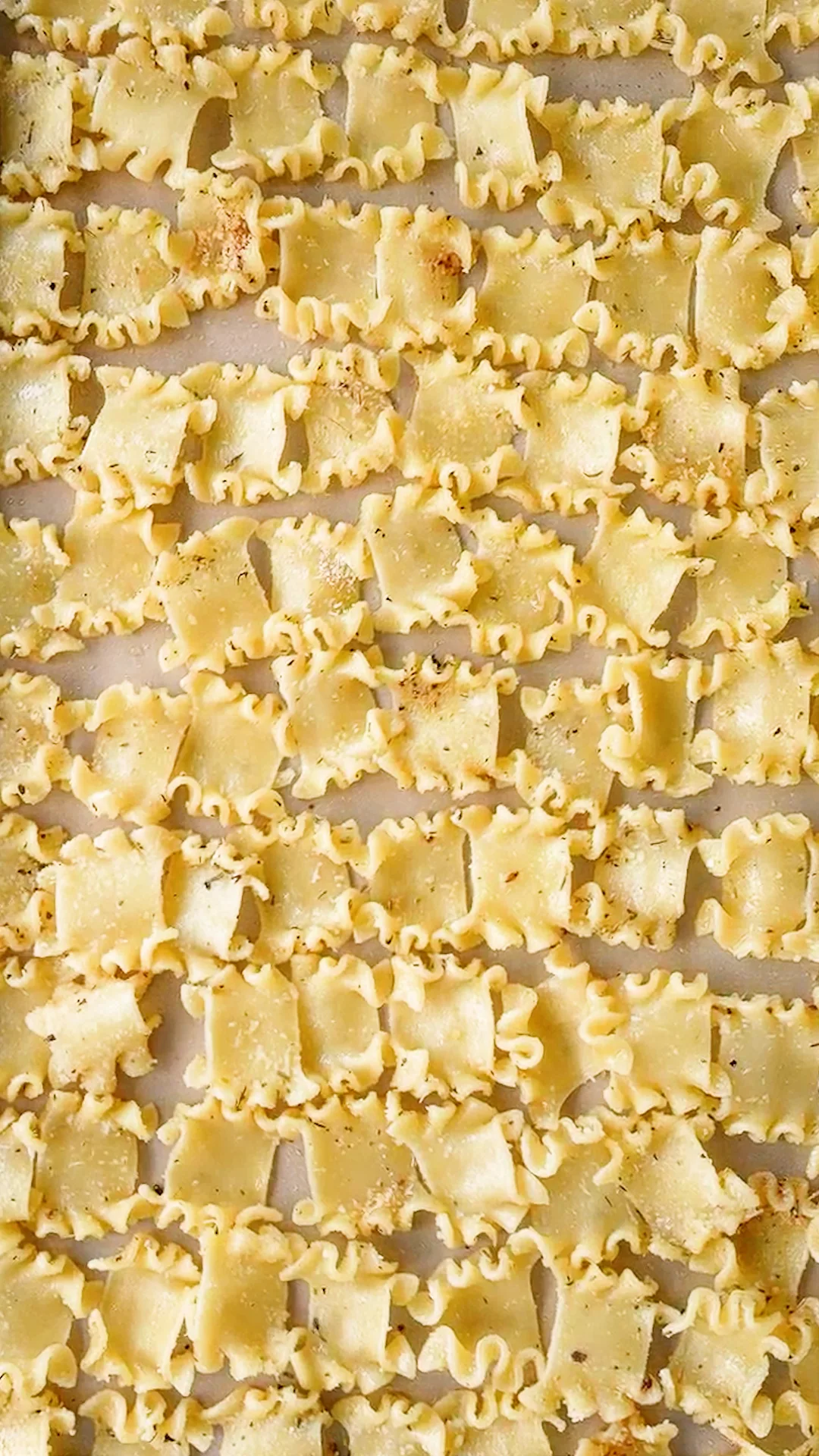pizza-nachos-with-pasta-chips