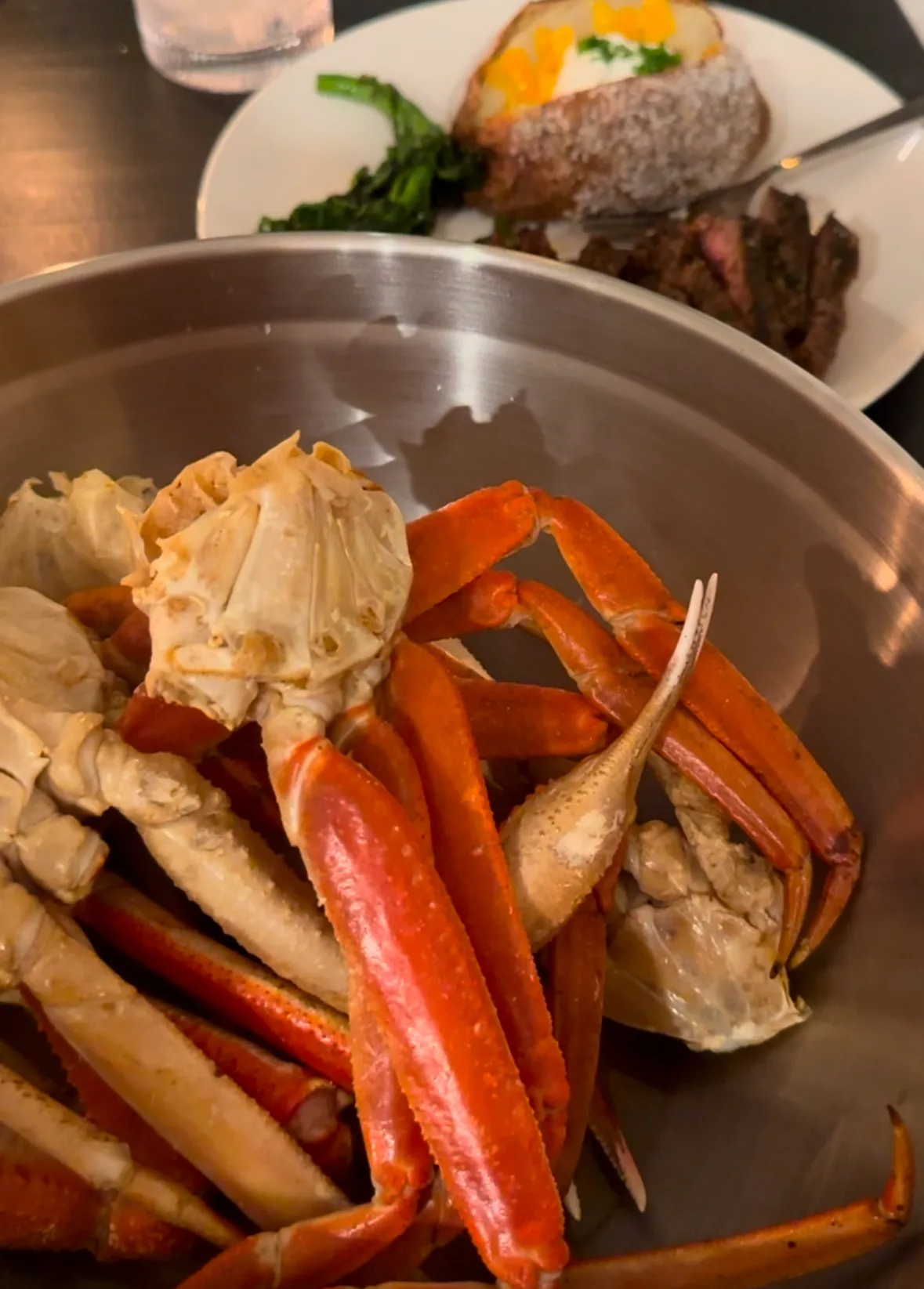 crab-legs-with-garlic-dipping-butter