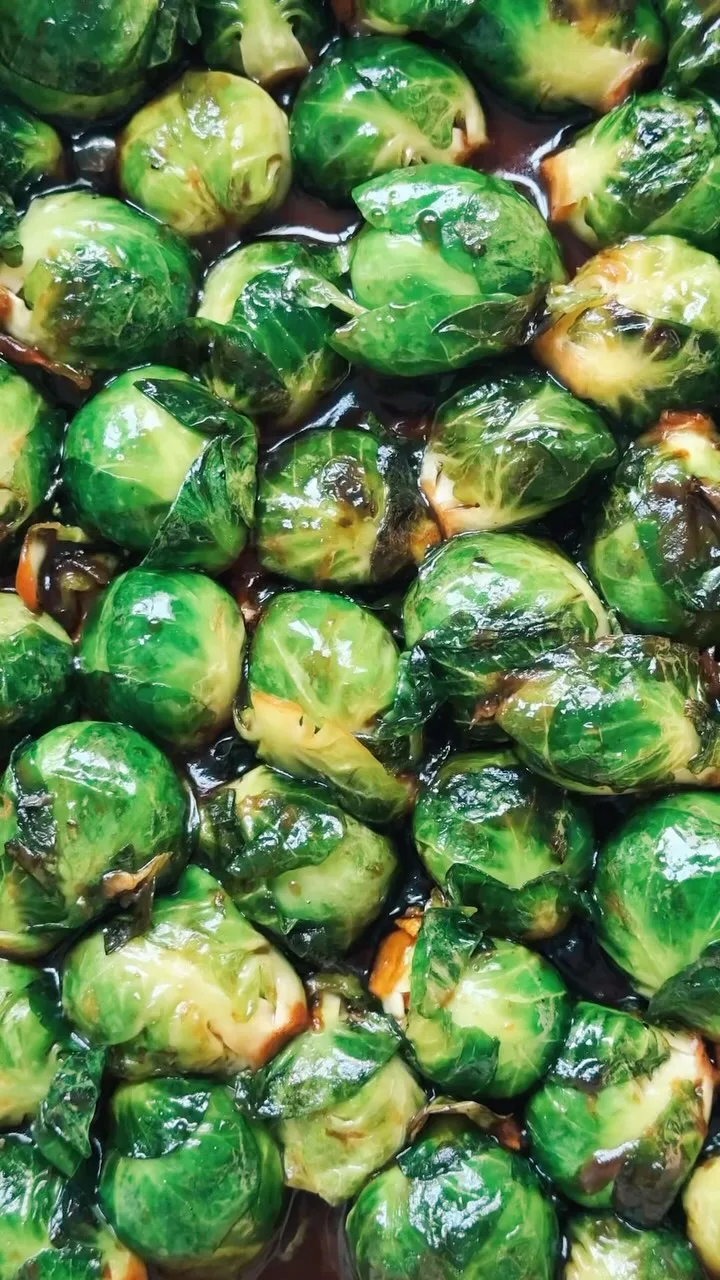 cranberry-balsamic-brussels-sprouts