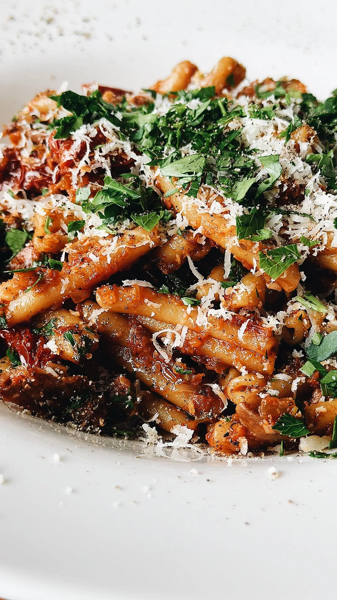 porcini-mushroom-and-sun-dried-tomato-pasta