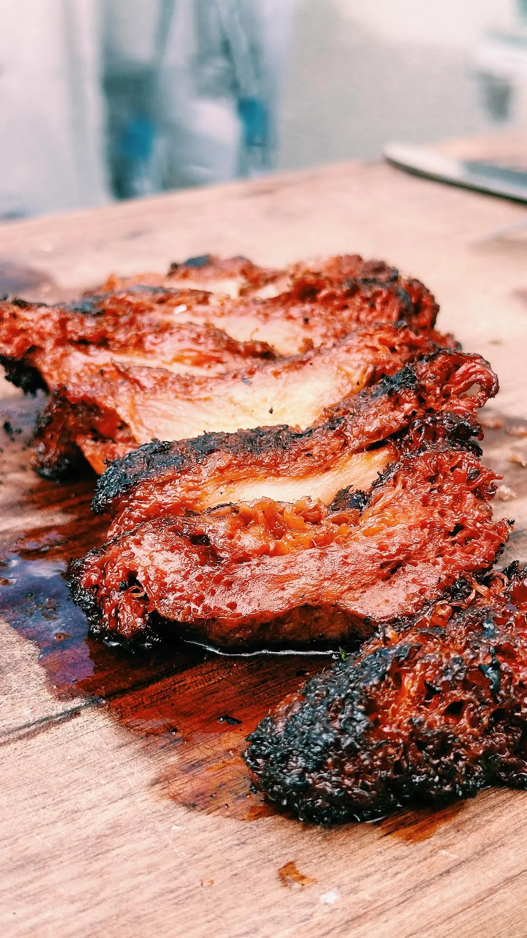 guinness-lions-mane-steak-sandwich-with-piccalilli-and-caramelized-onions