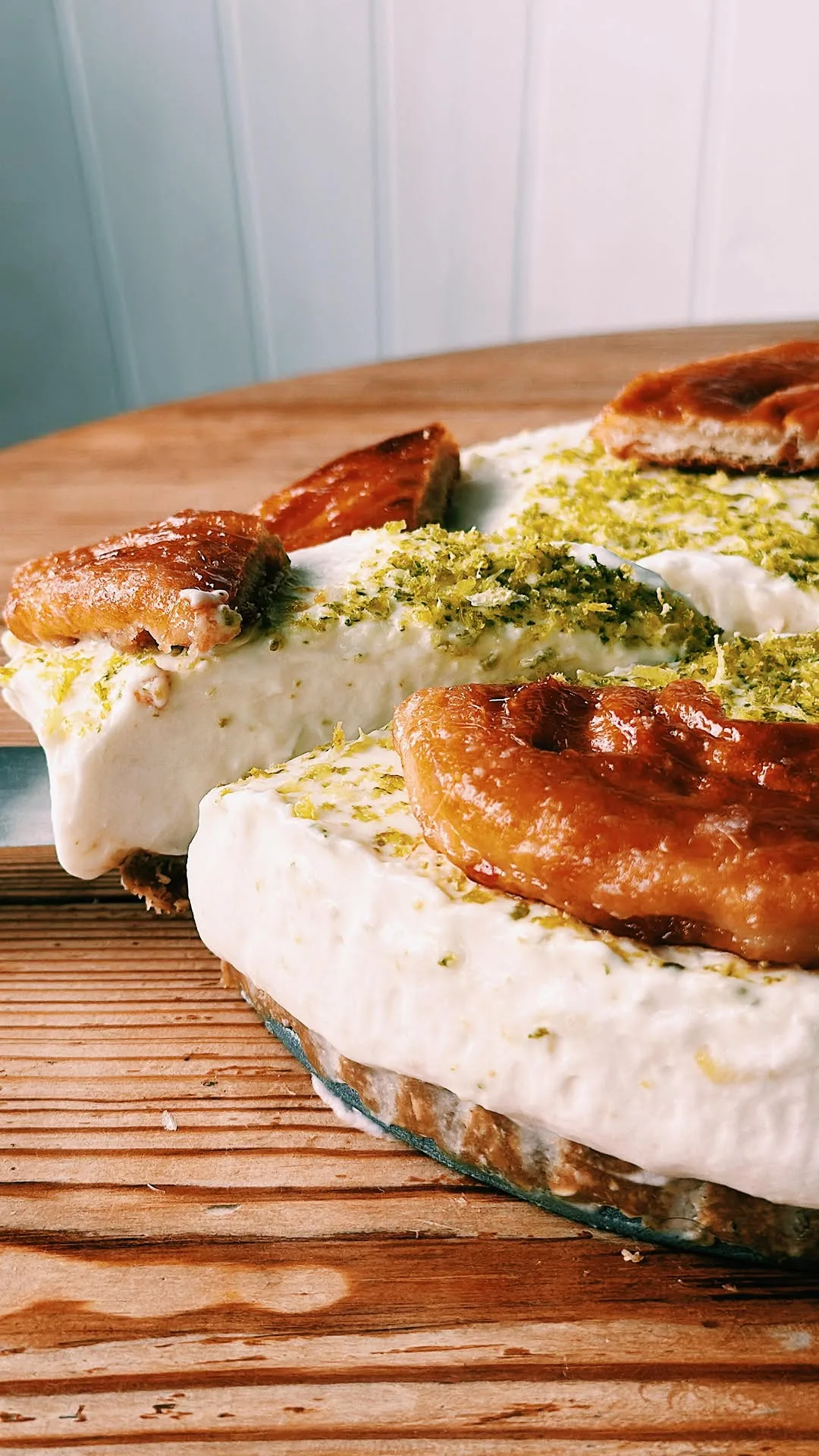 key-lime-pie-with-crispy-krispy-kreme-doughnuts