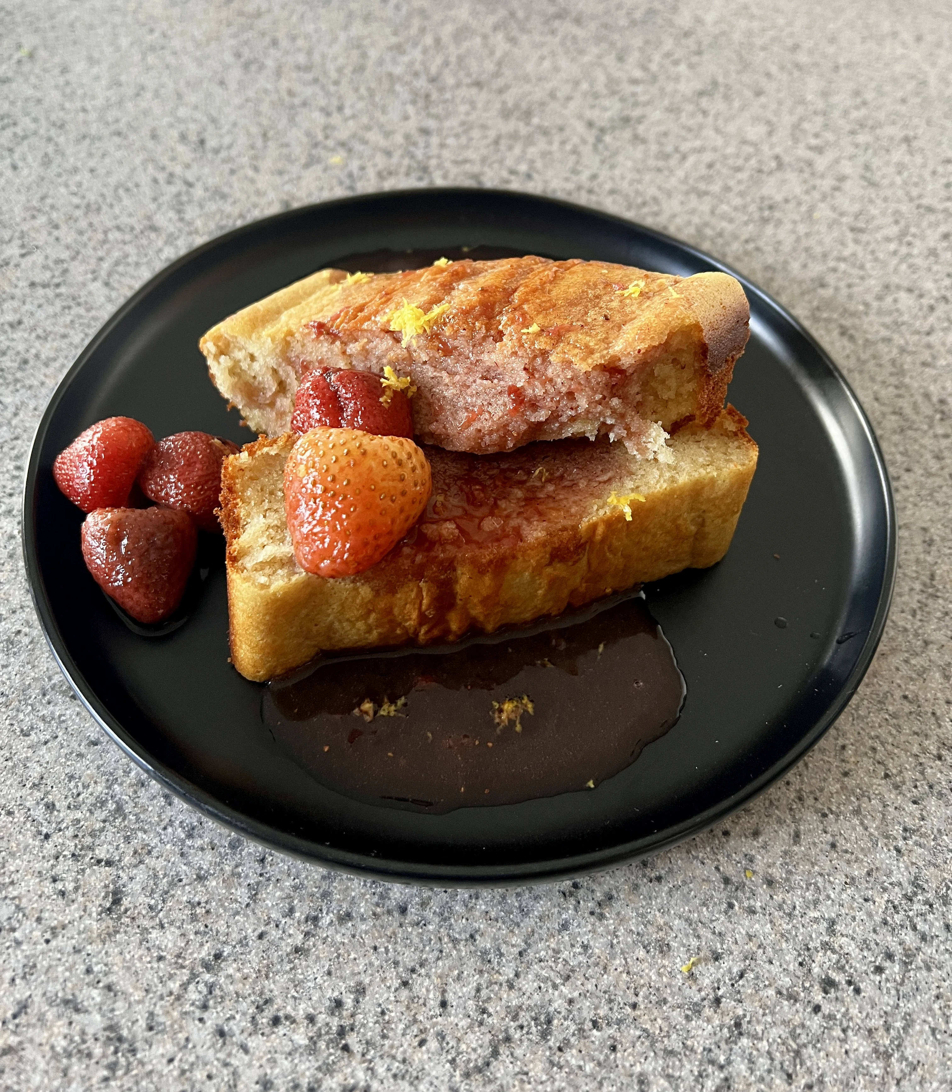 sweet-cream-pancakes-with-a-strawberry-compote
