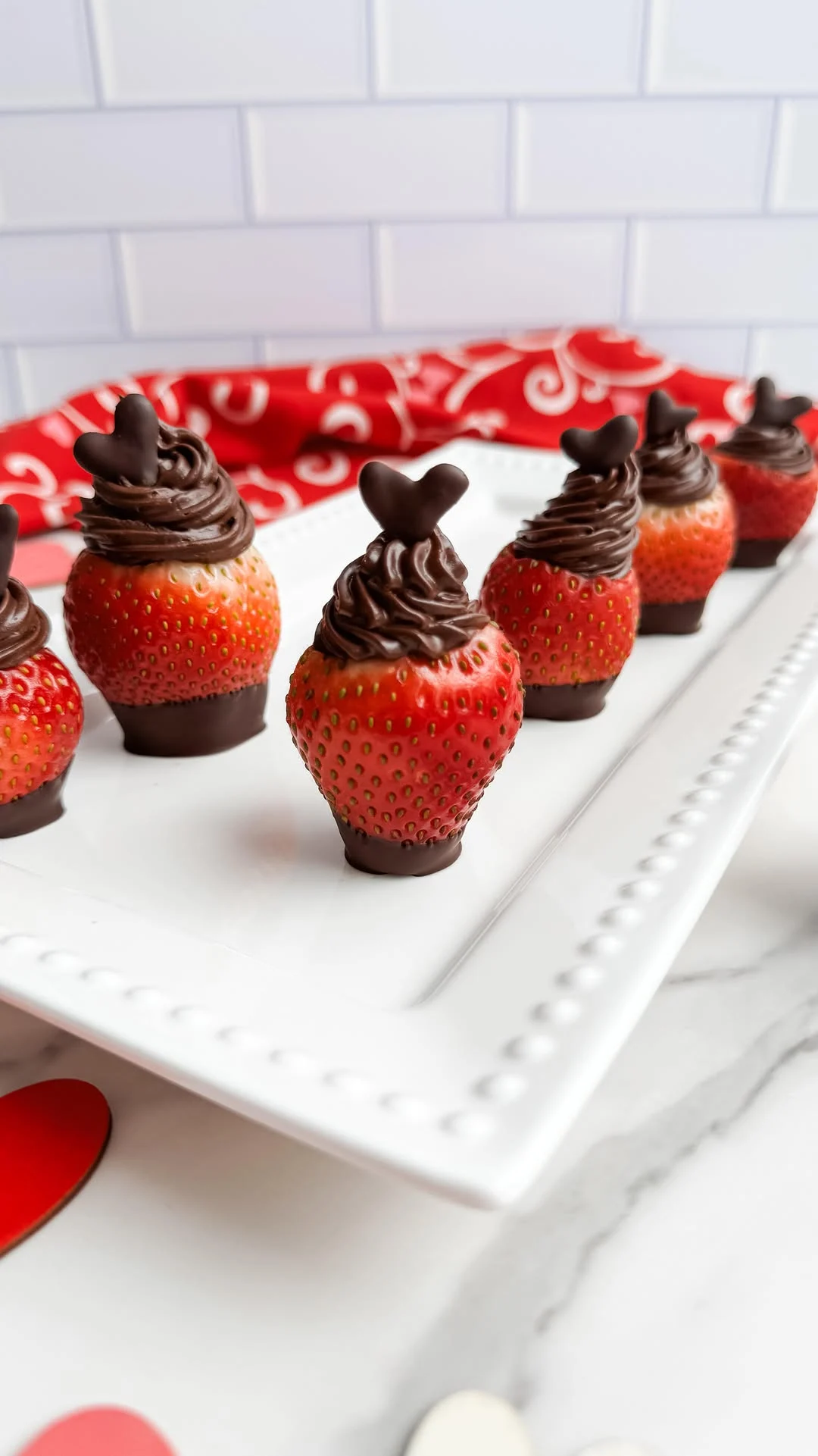 chocolate-mousse-stuffed-strawberries