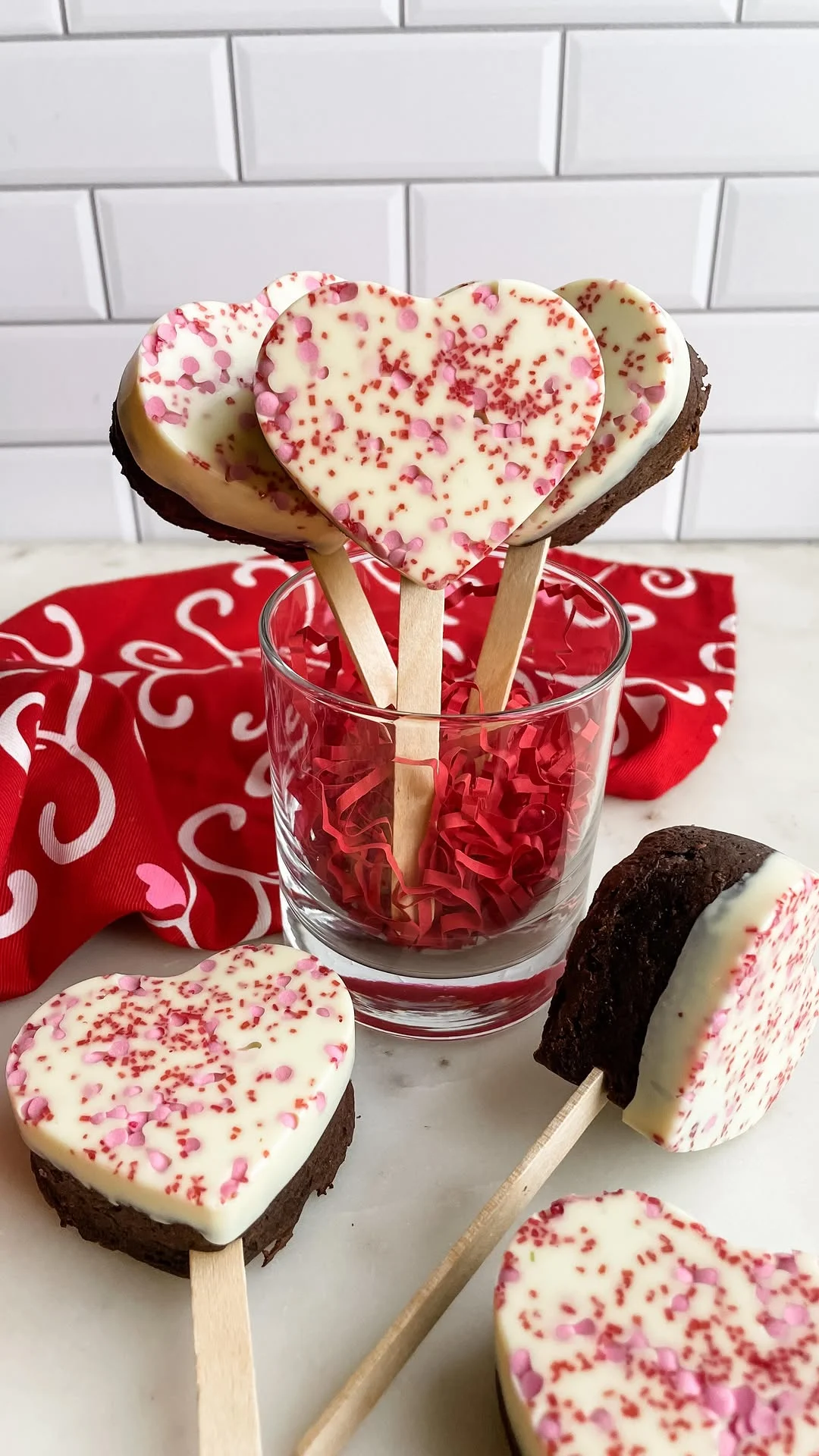 heart-brownie-pops