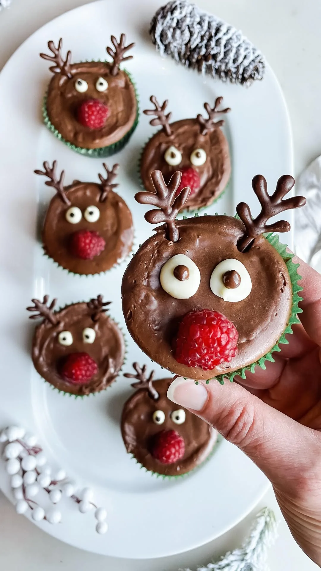 rudolph-chocolate-cupcakes
