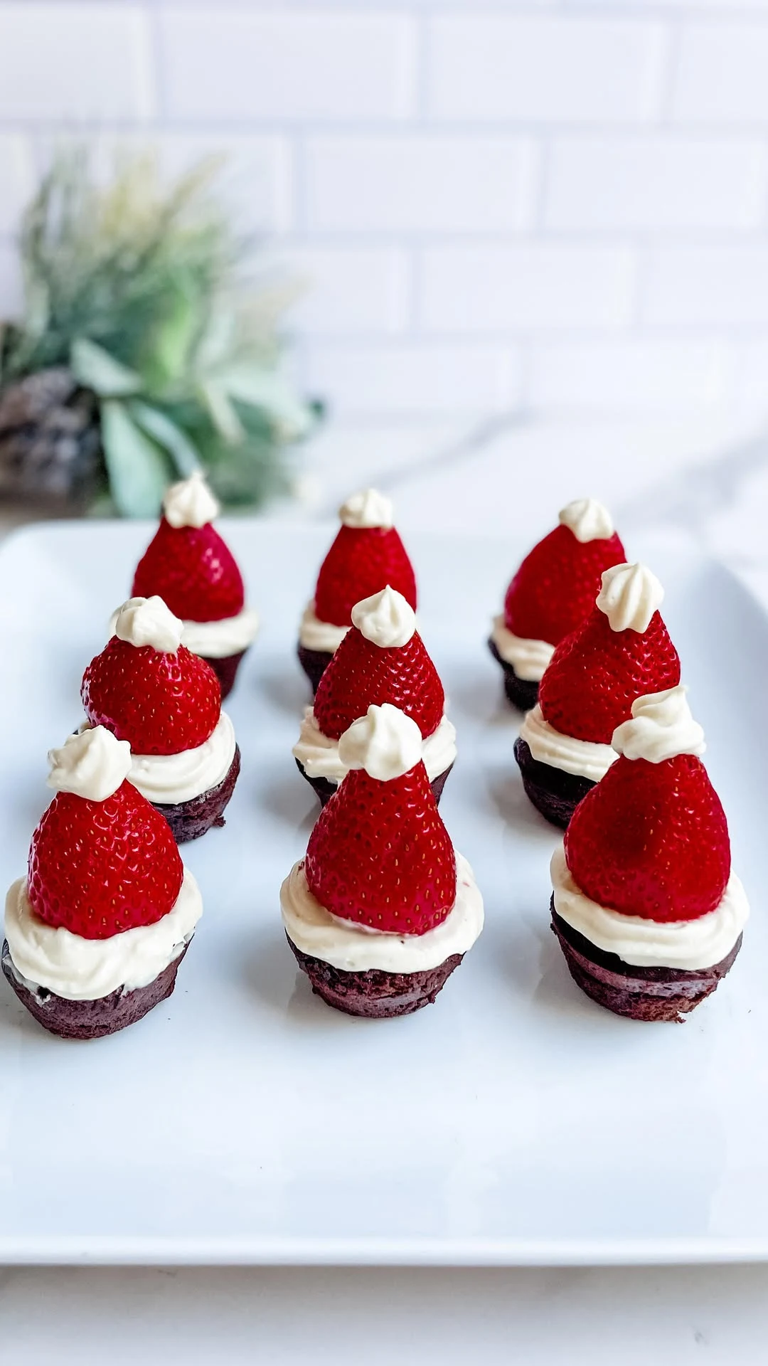 santa-brownie-bites