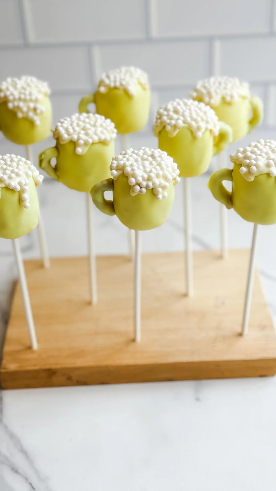 beer-mug-cake-pops