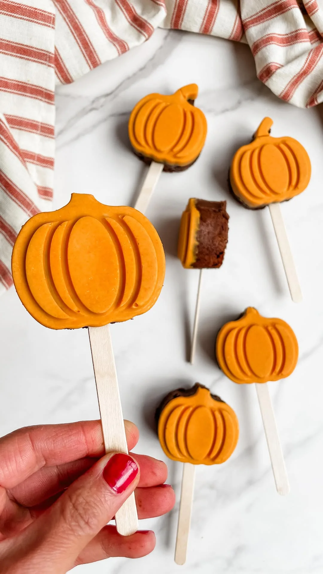 autumn-brownie-pops