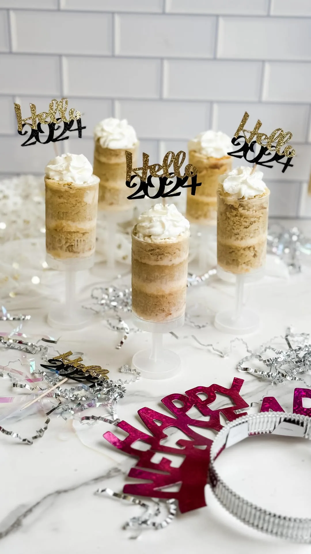 new-years-eve-cake-flutes