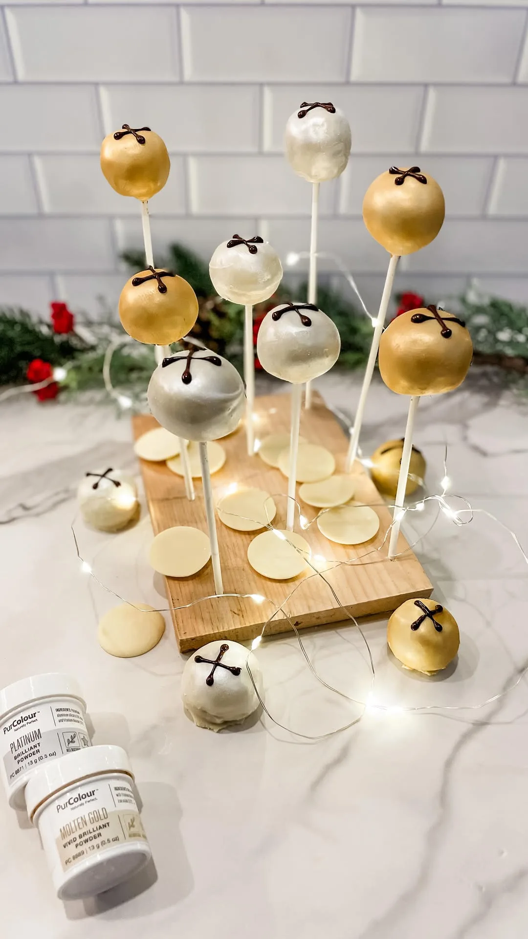 jingle-bell-cake-pops