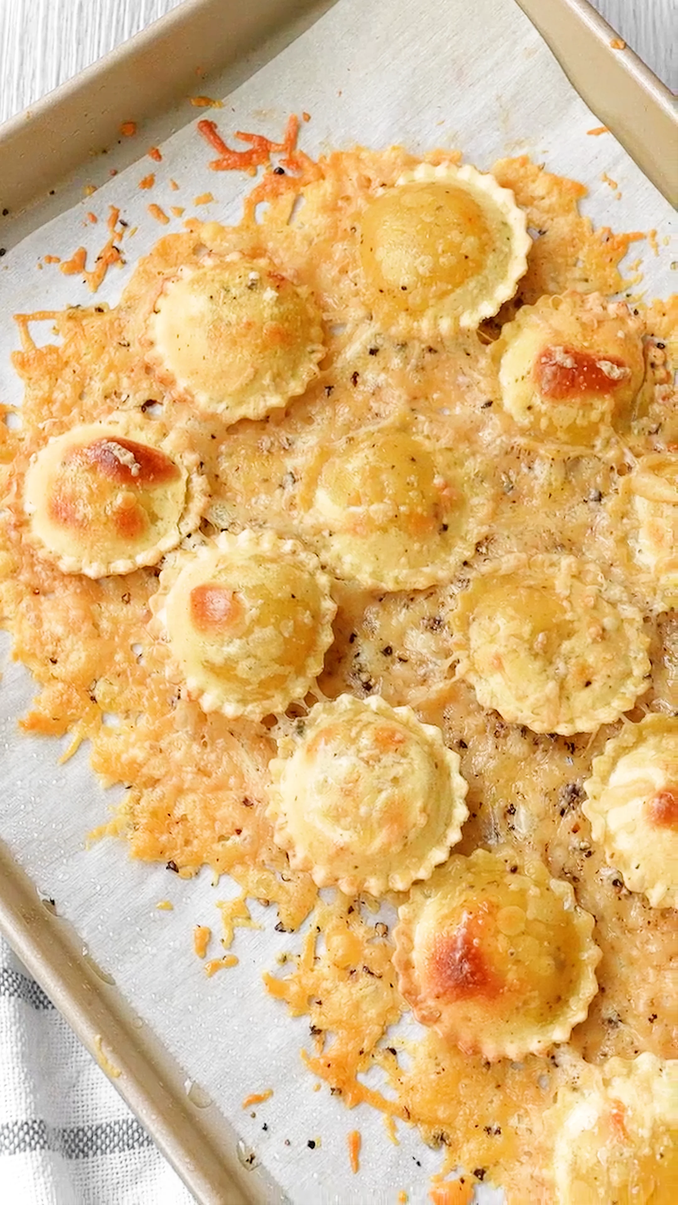 cacio-e-pepe-ravioli-chips