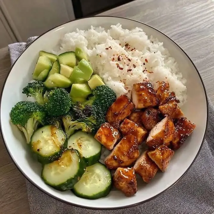 glazed-chicken-rice-bowl-with-broccoli-and-cucumber