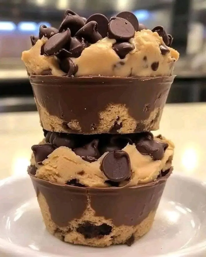 peanut-butter-chocolate-chip-cookie-cups