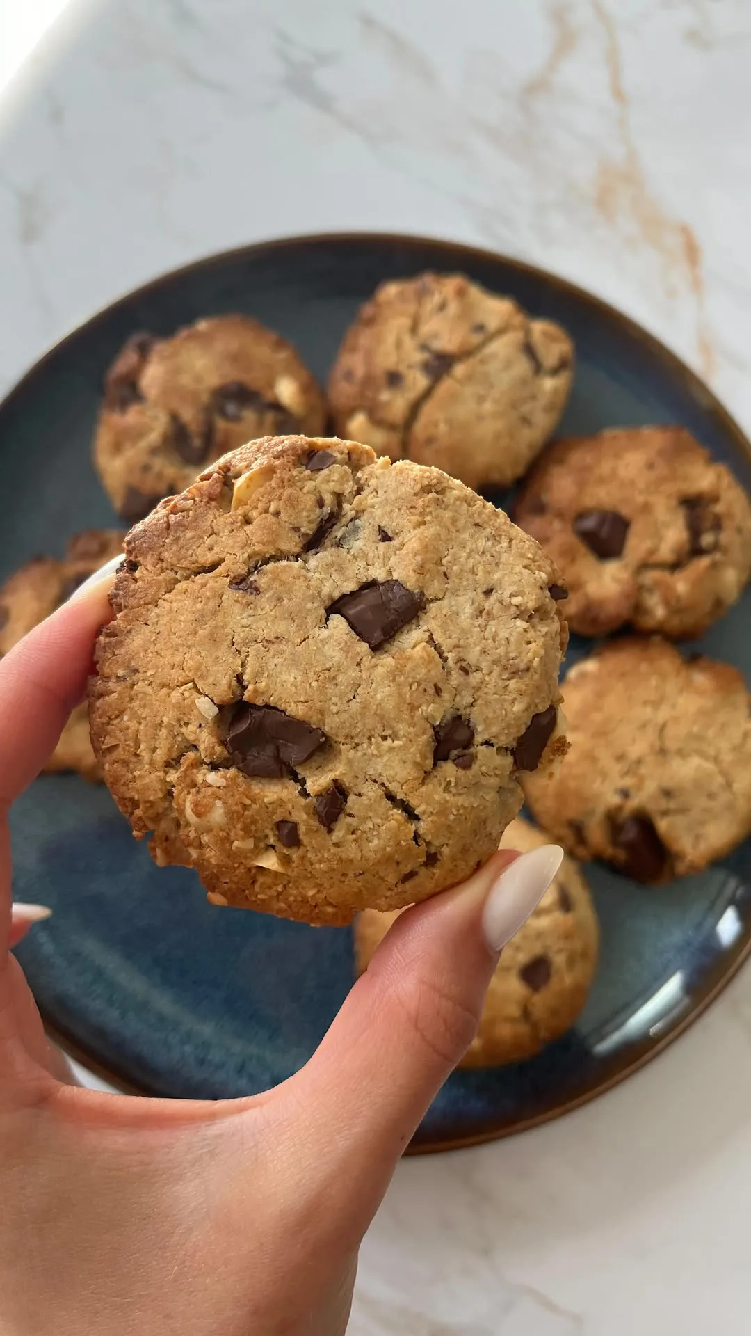 cookies-aux-noisettes-et-pepites-de-chocolat-noir