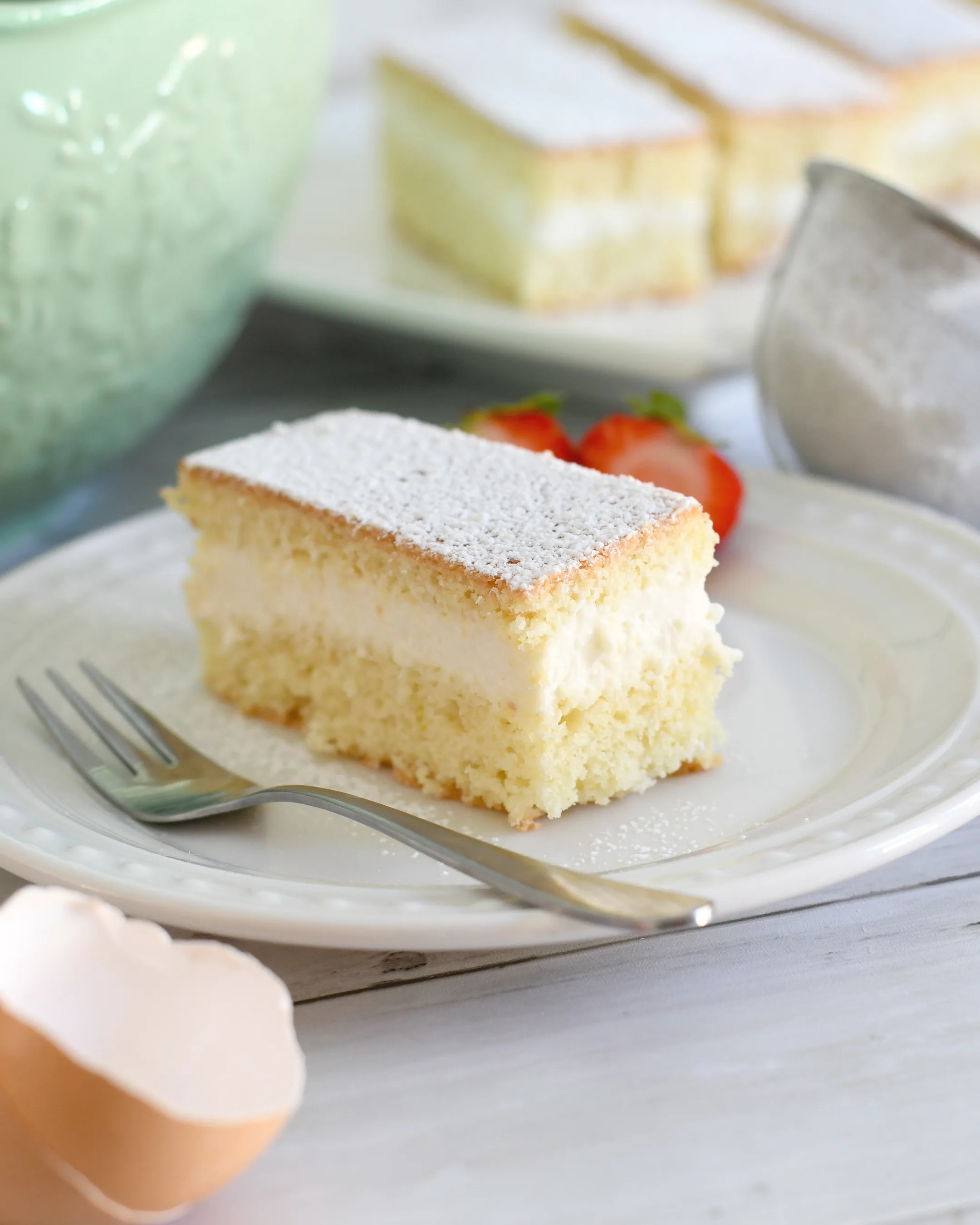torta-paradiso-italian-paradise-cake-with-milk-cream
