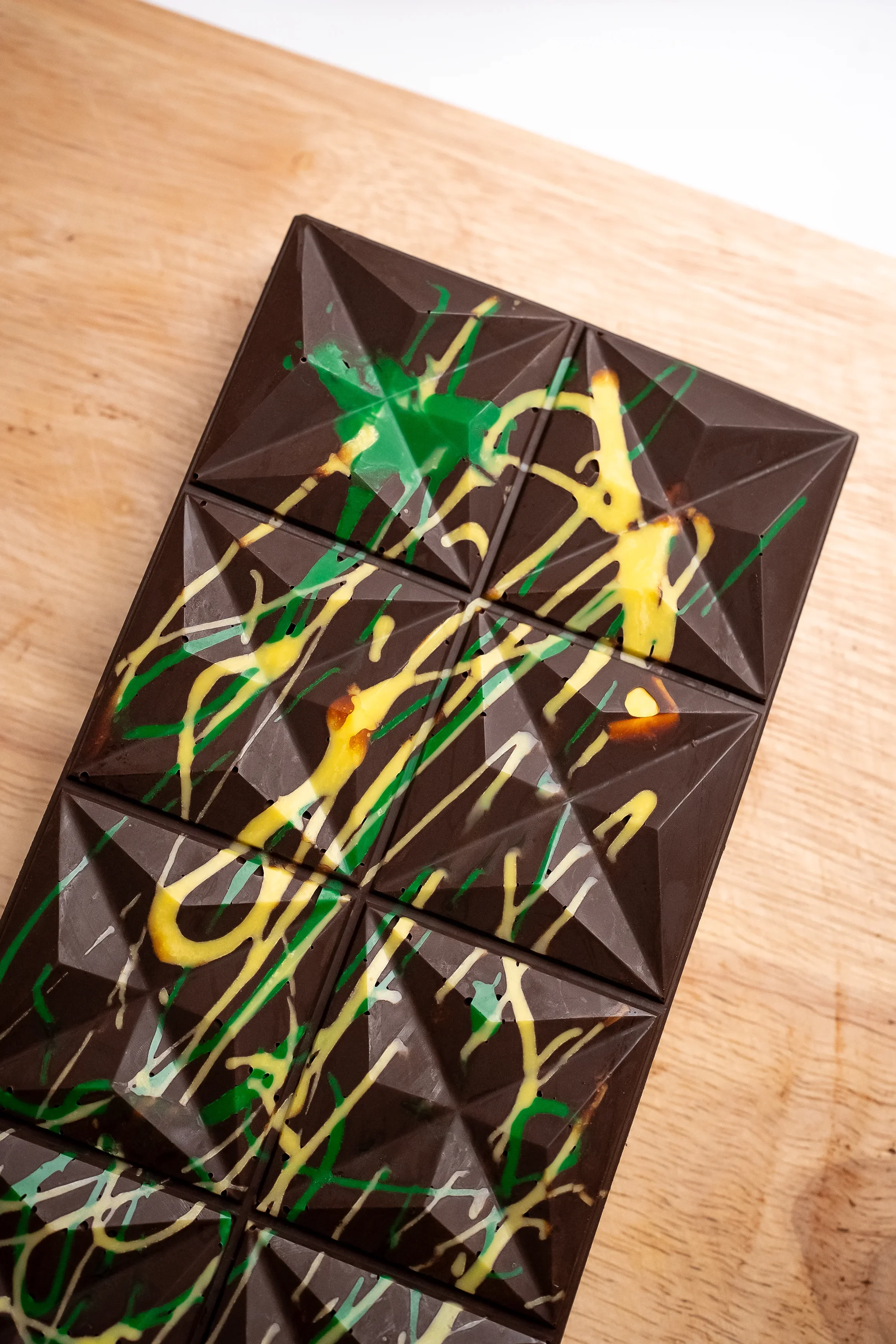 pistachio-chocolate-bar