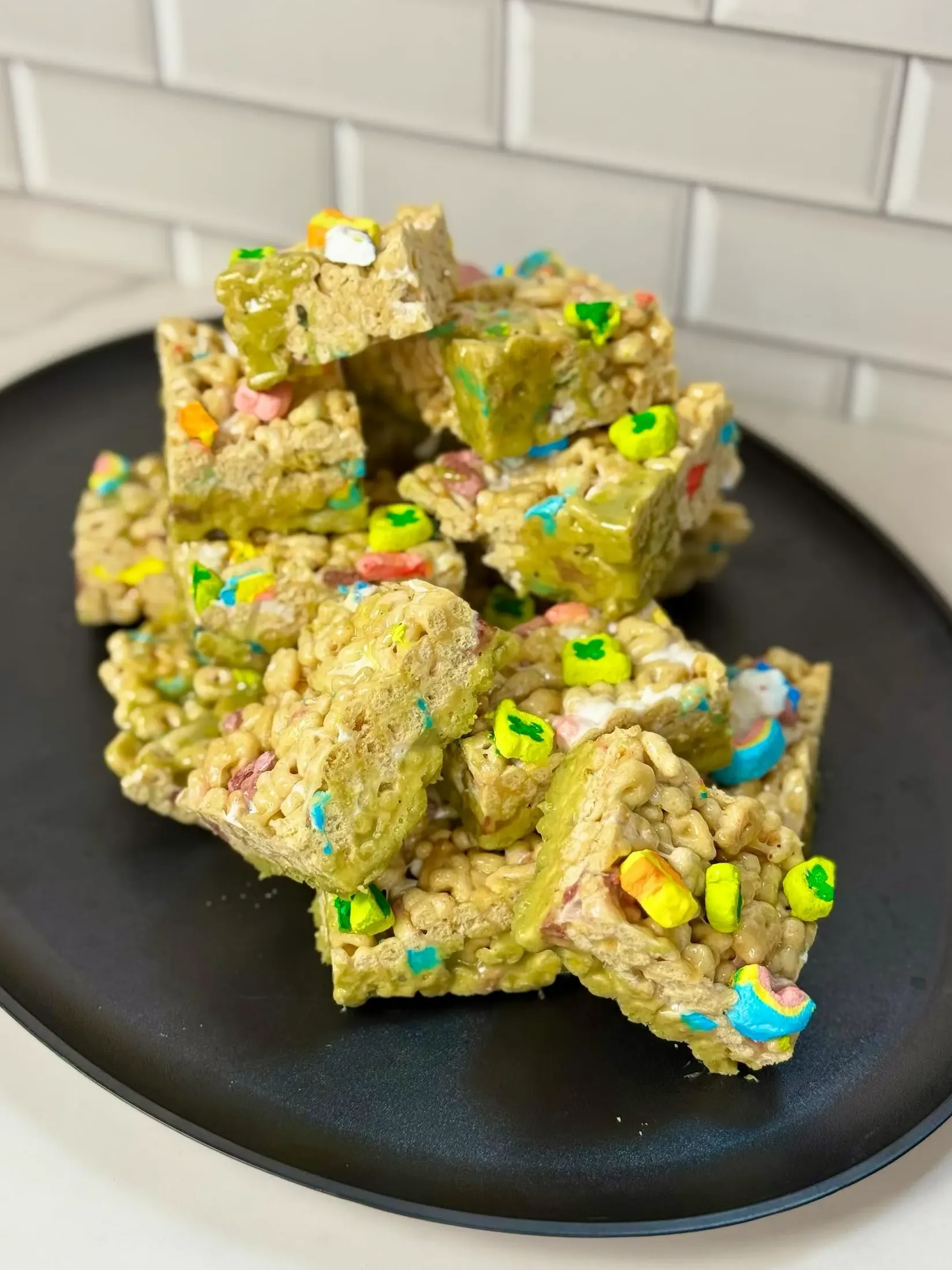 lucky-charms-rice-krispie-treats