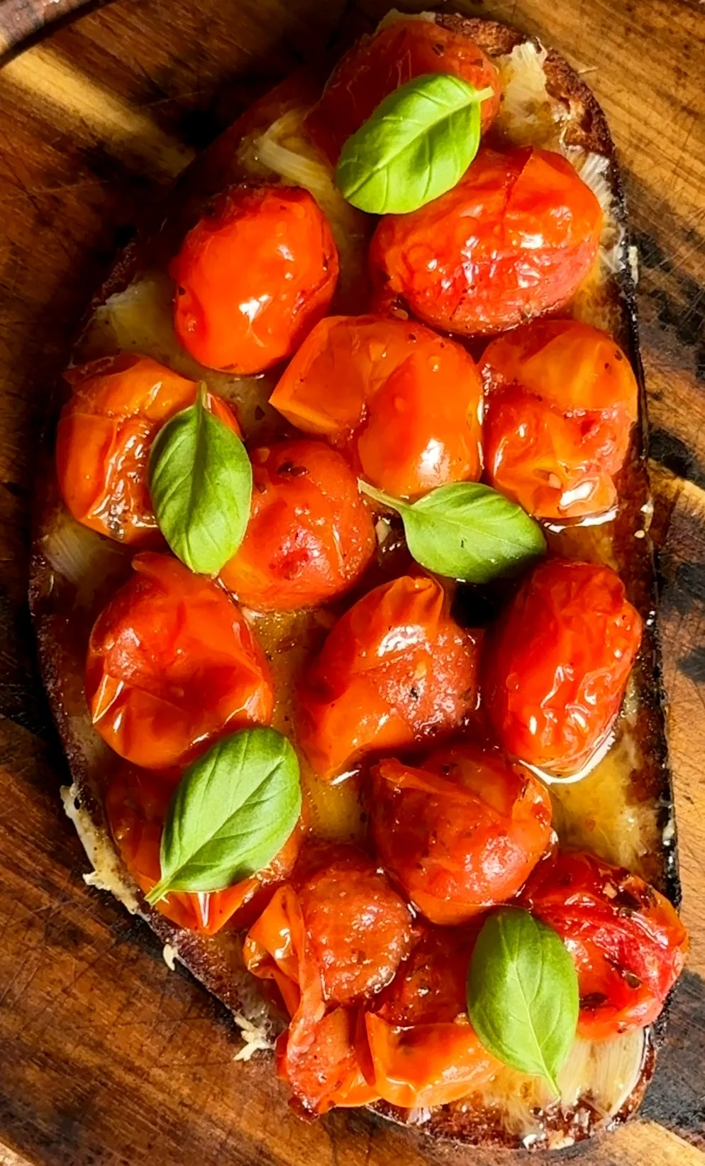 crispy-roasted-garlic-tomato-toast